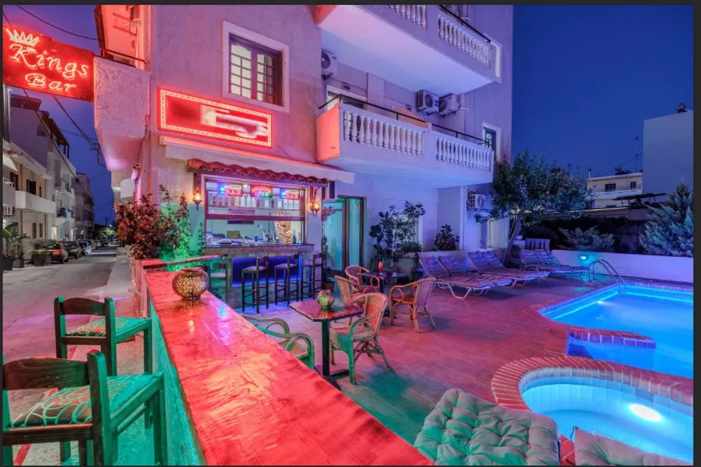 Swimming pool in Kings Hersonissos Hotel