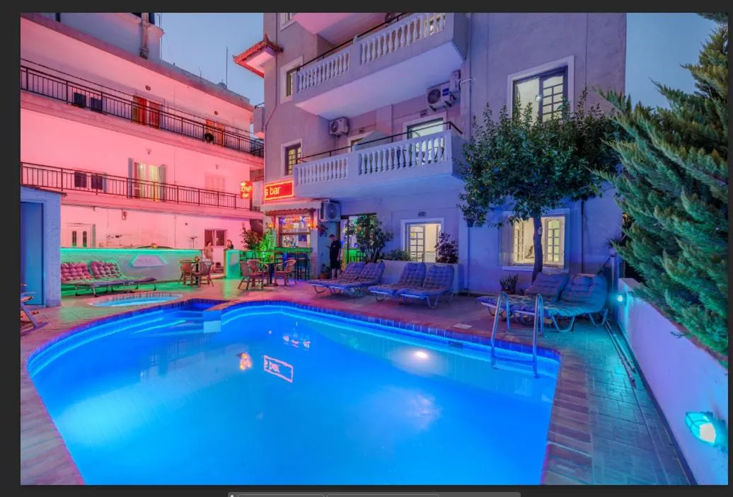 Swimming pool in Kings Hersonissos Hotel