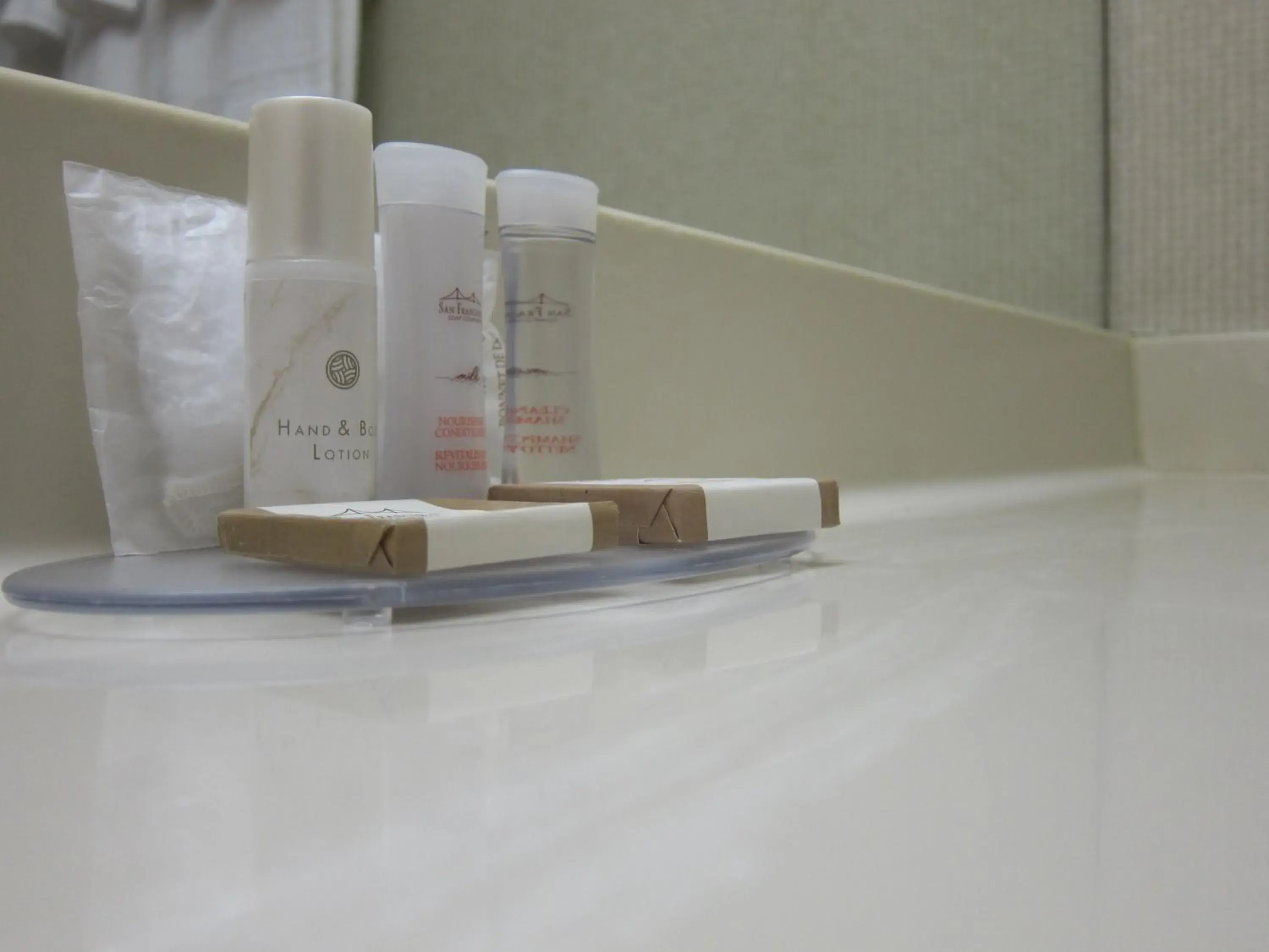 Double Room - Non-Smoking in Howard Johnson by Wyndham Toronto Downtown West Double Room - Non-Smoking in Howard Johnson by Wyndham Toronto Downtown West