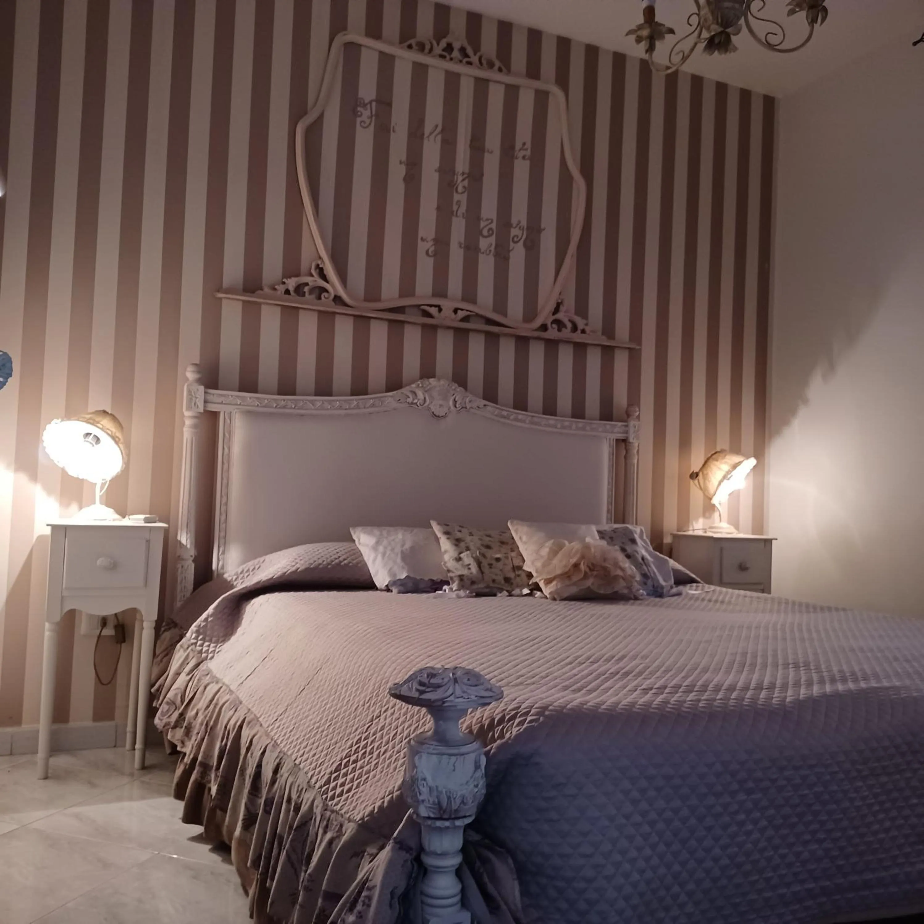 Photo of the whole room, Bed in La Corte delle Vanità