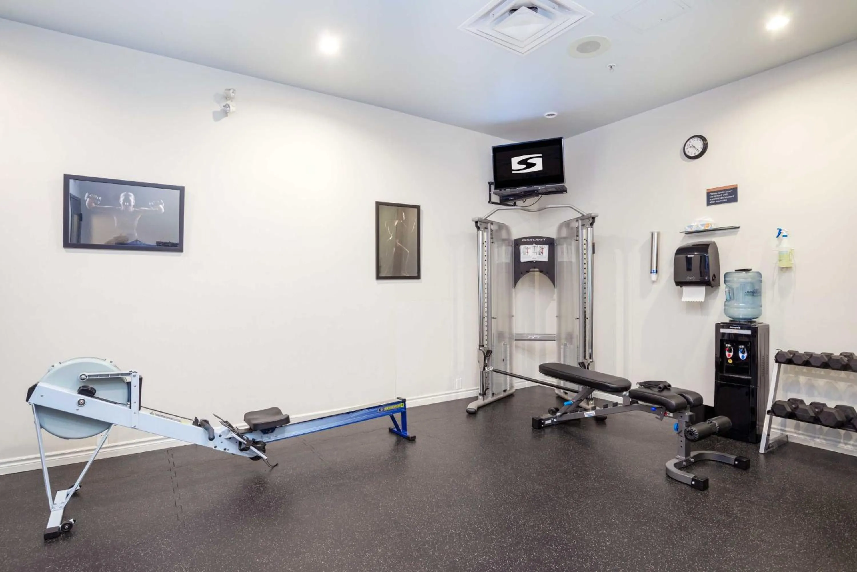 Fitness centre/facilities in Sandman Hotel & Suites Regina
