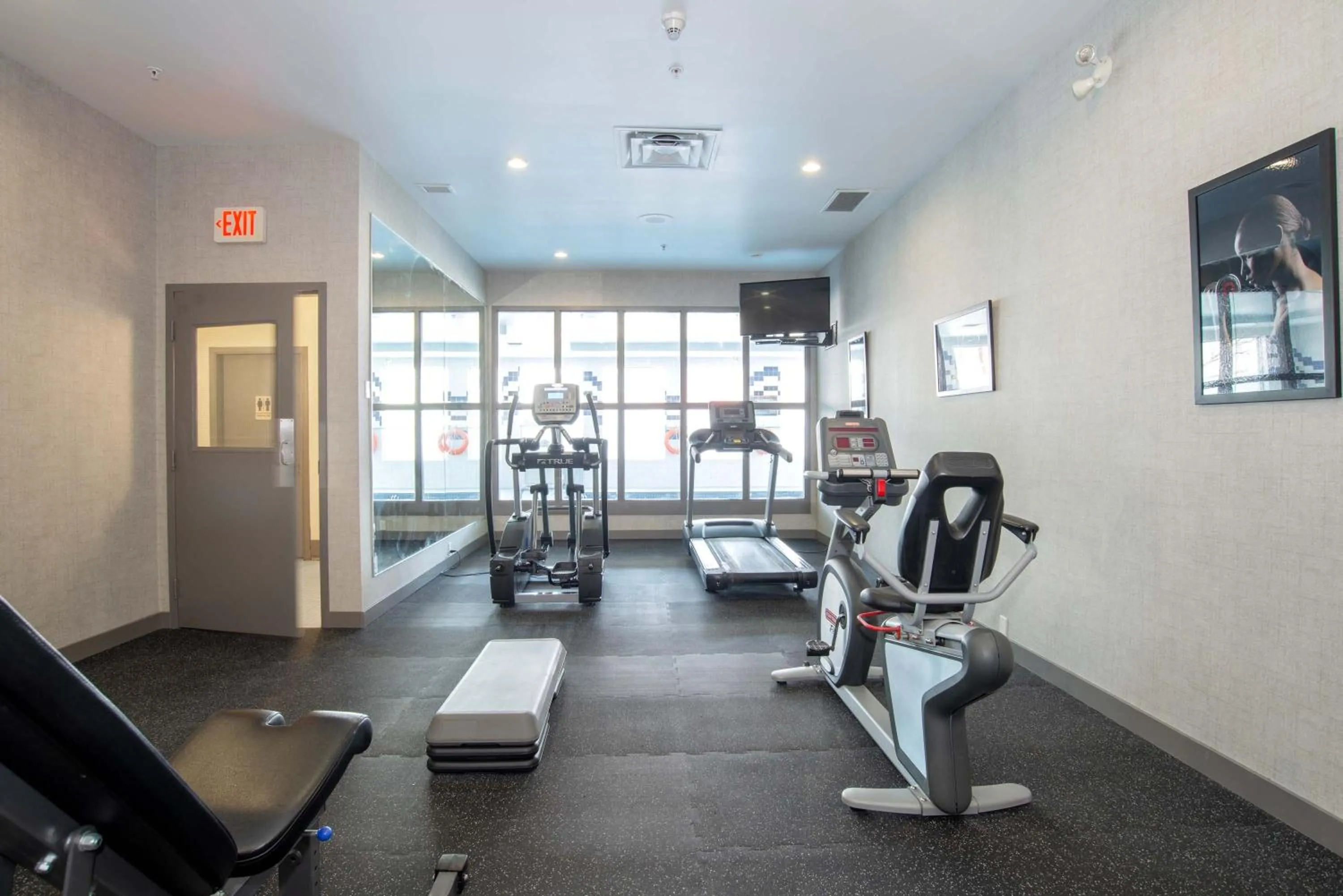 Fitness centre/facilities in Sandman Hotel & Suites Regina