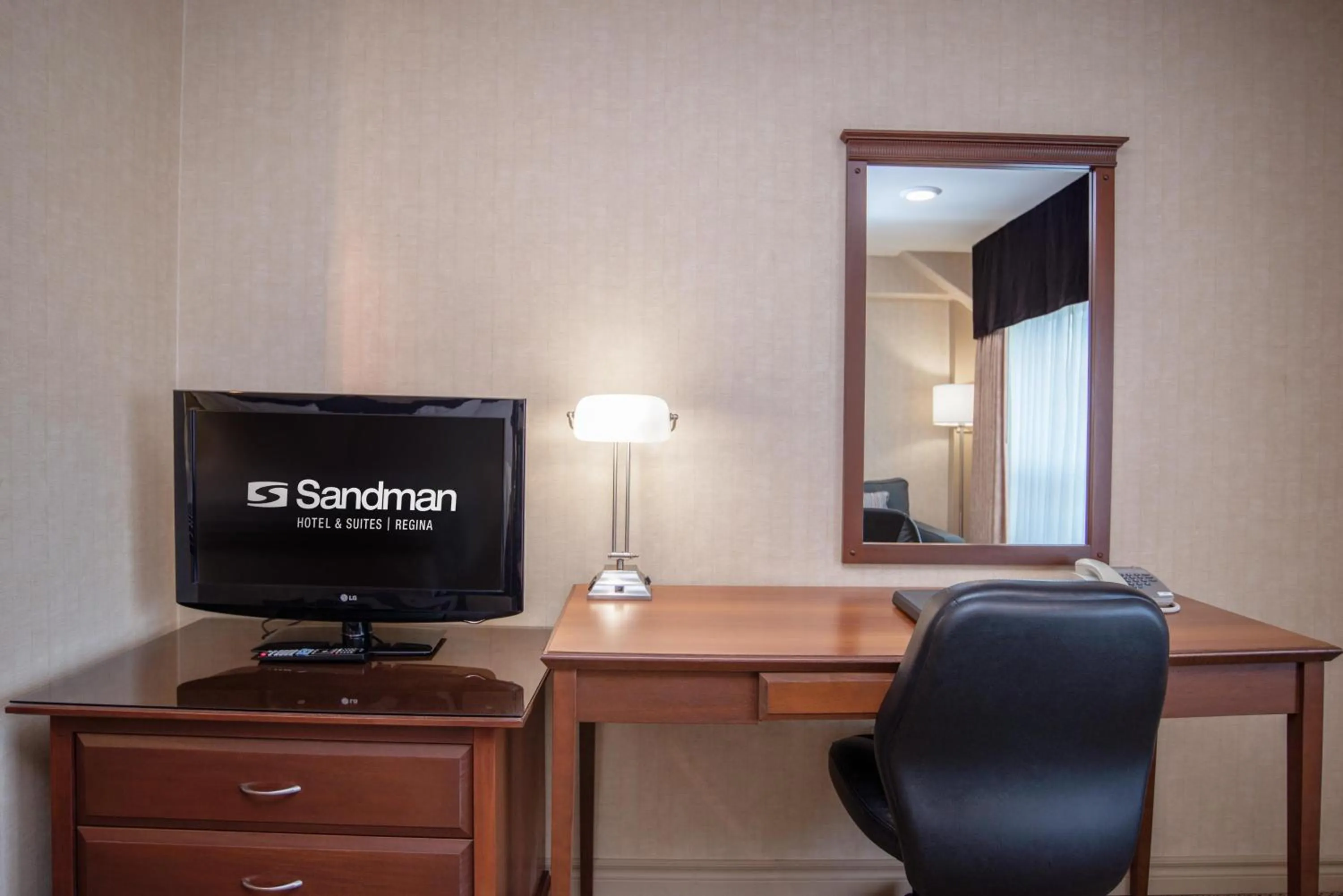 Photo of the whole room in Sandman Hotel & Suites Regina