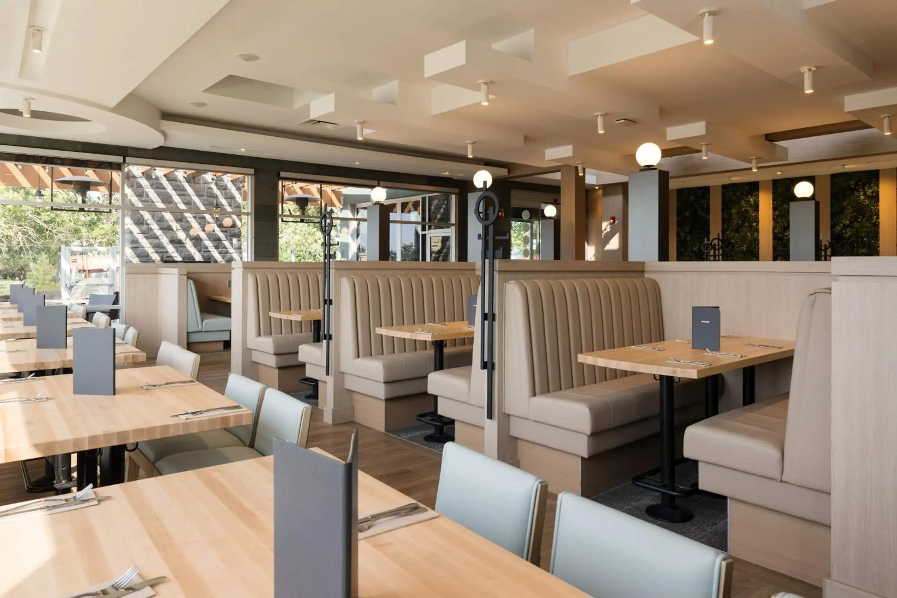 Restaurant/places to eat in Sandman Hotel & Suites Regina Restaurant/places to eat in Sandman Hotel & Suites Regina