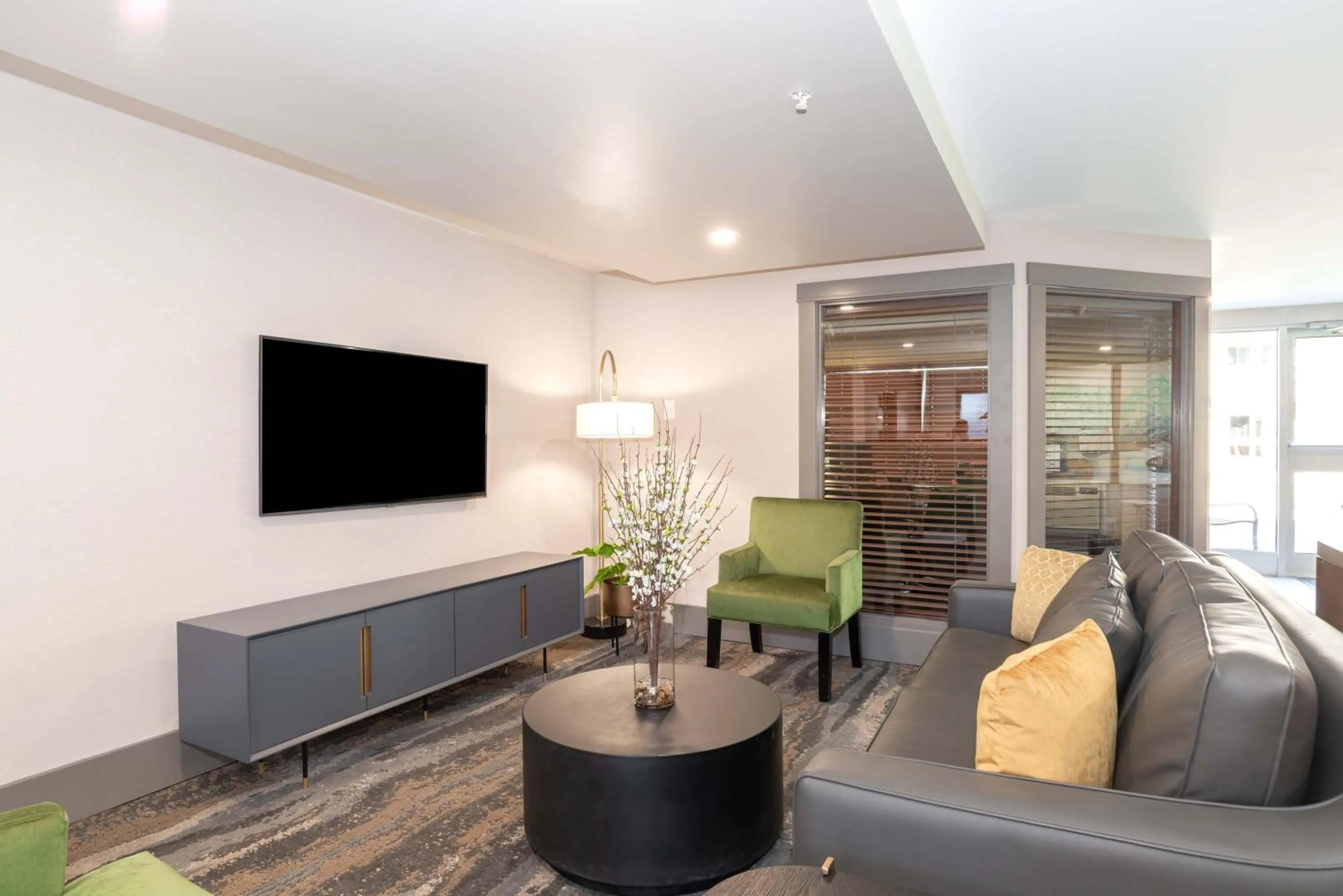 Lobby or reception in Sandman Hotel & Suites Regina