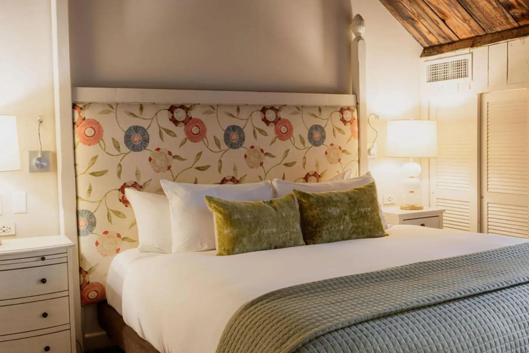 Bedroom, Bed in Auberge Saint-Antoine Bedroom, Bed in Auberge Saint-Antoine