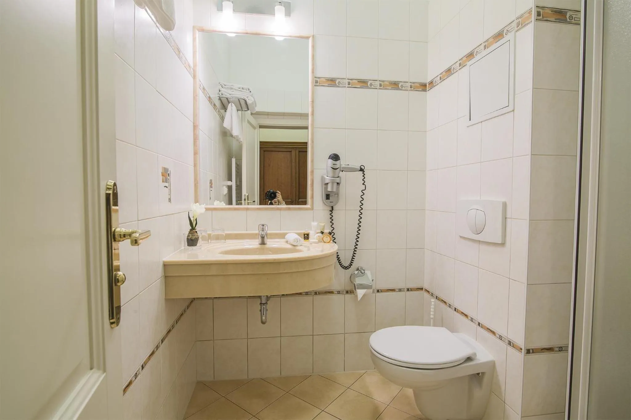 Bathroom in Hotel Ontario