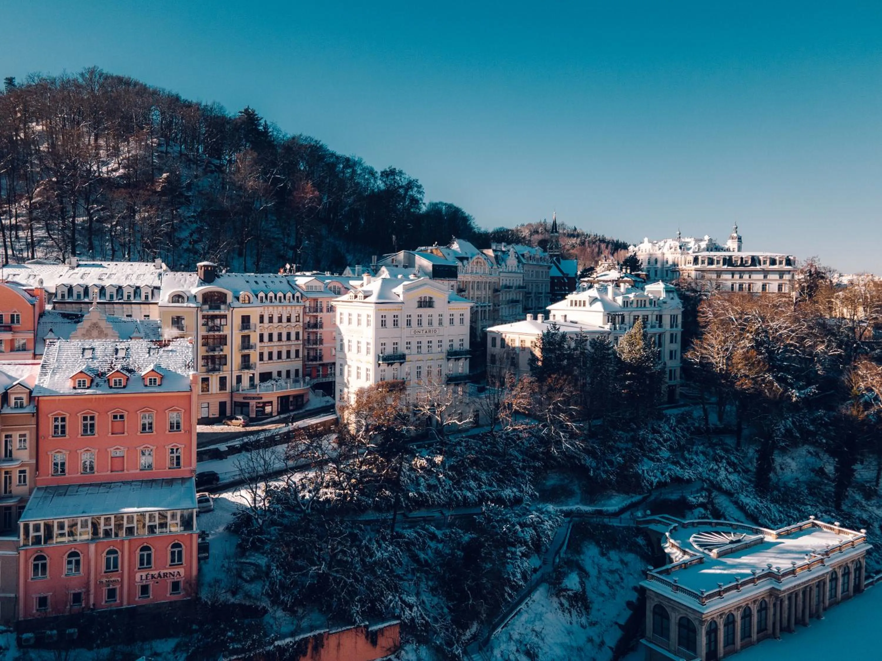 Property building in Hotel Ontario