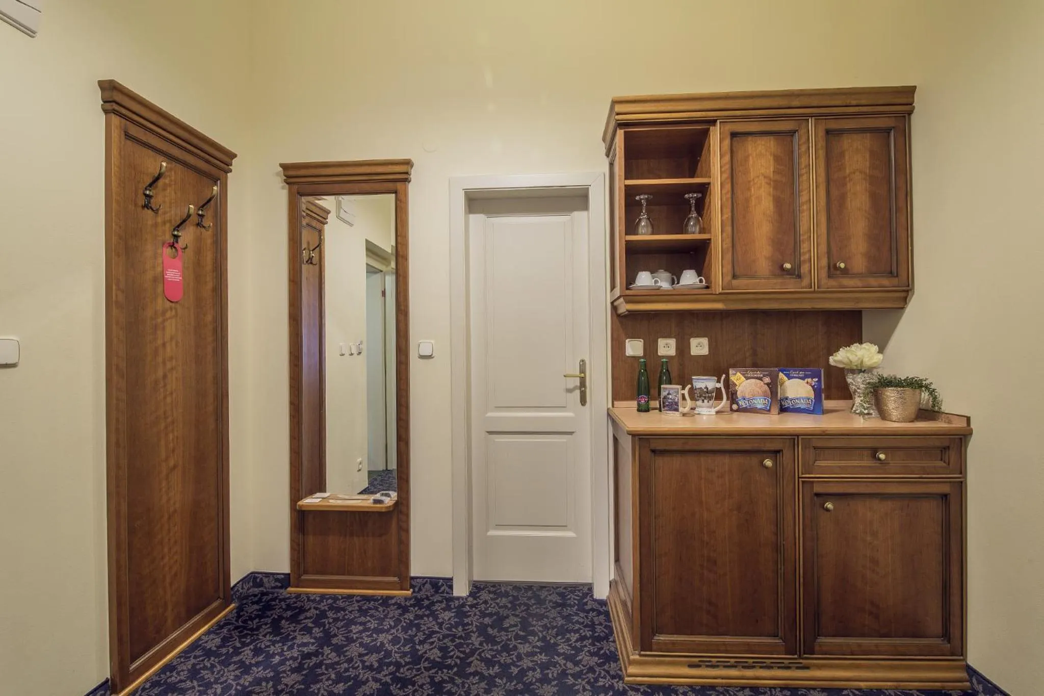 Double or Twin Room in Hotel Ontario