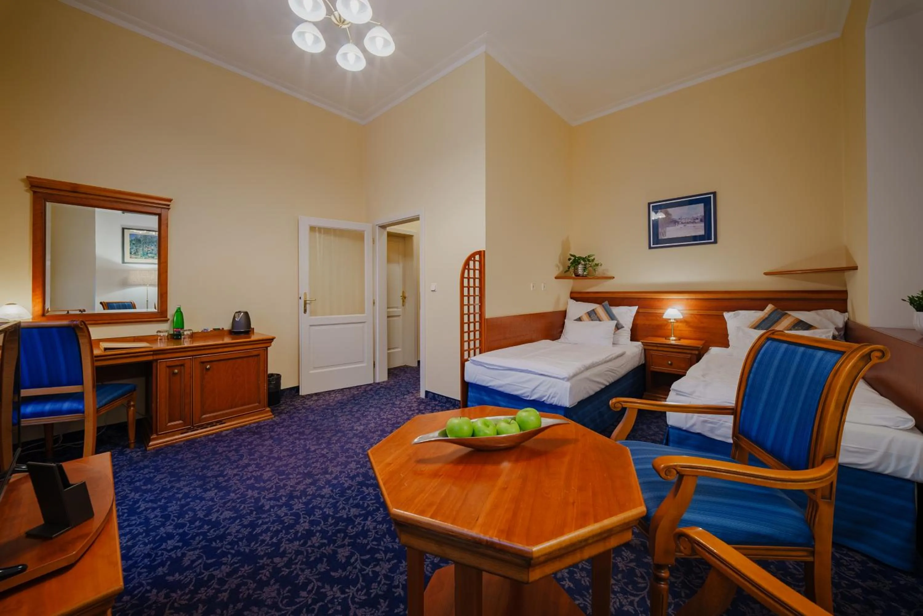 Bed in Hotel Ontario