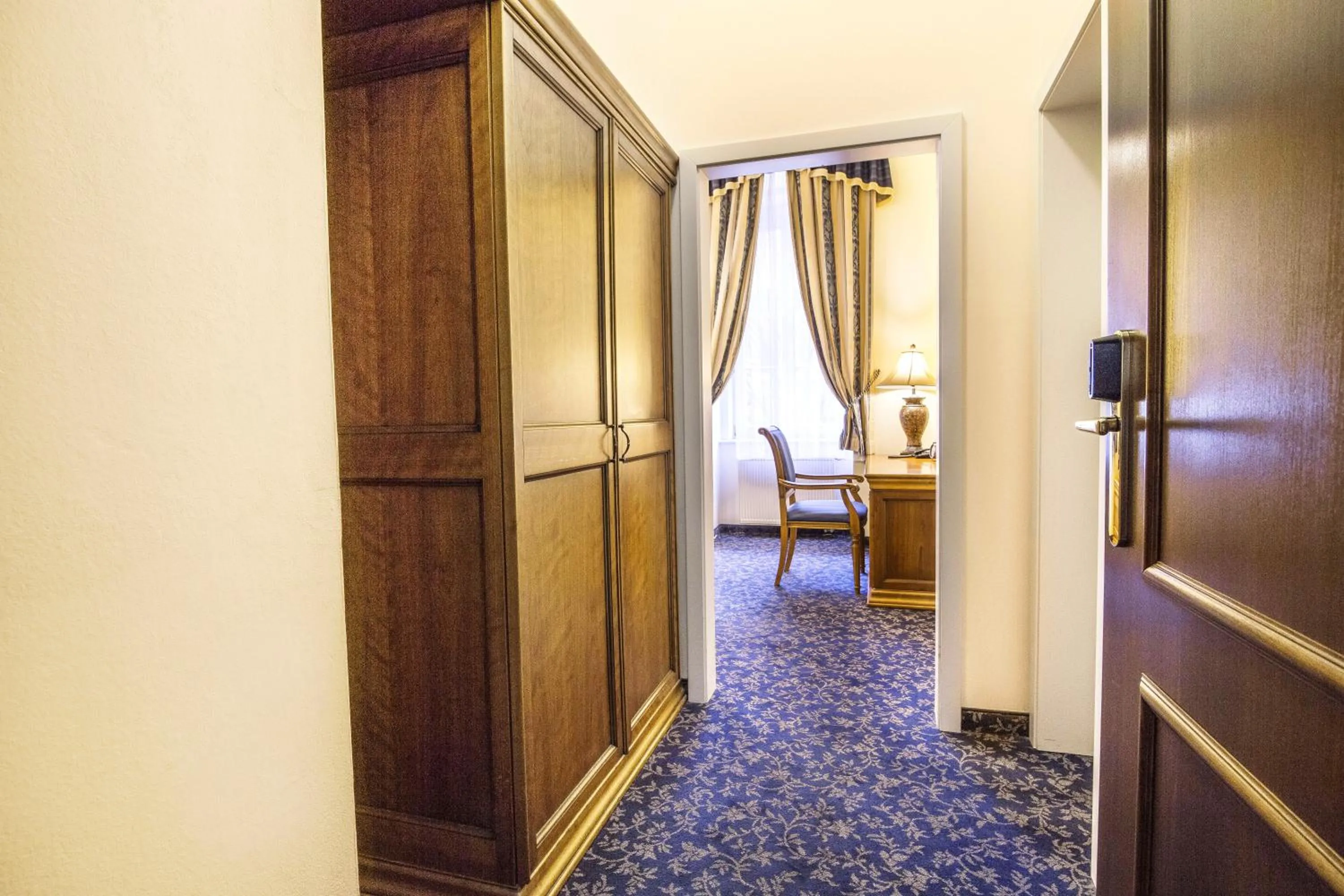 Economy Twin Room in Hotel Ontario