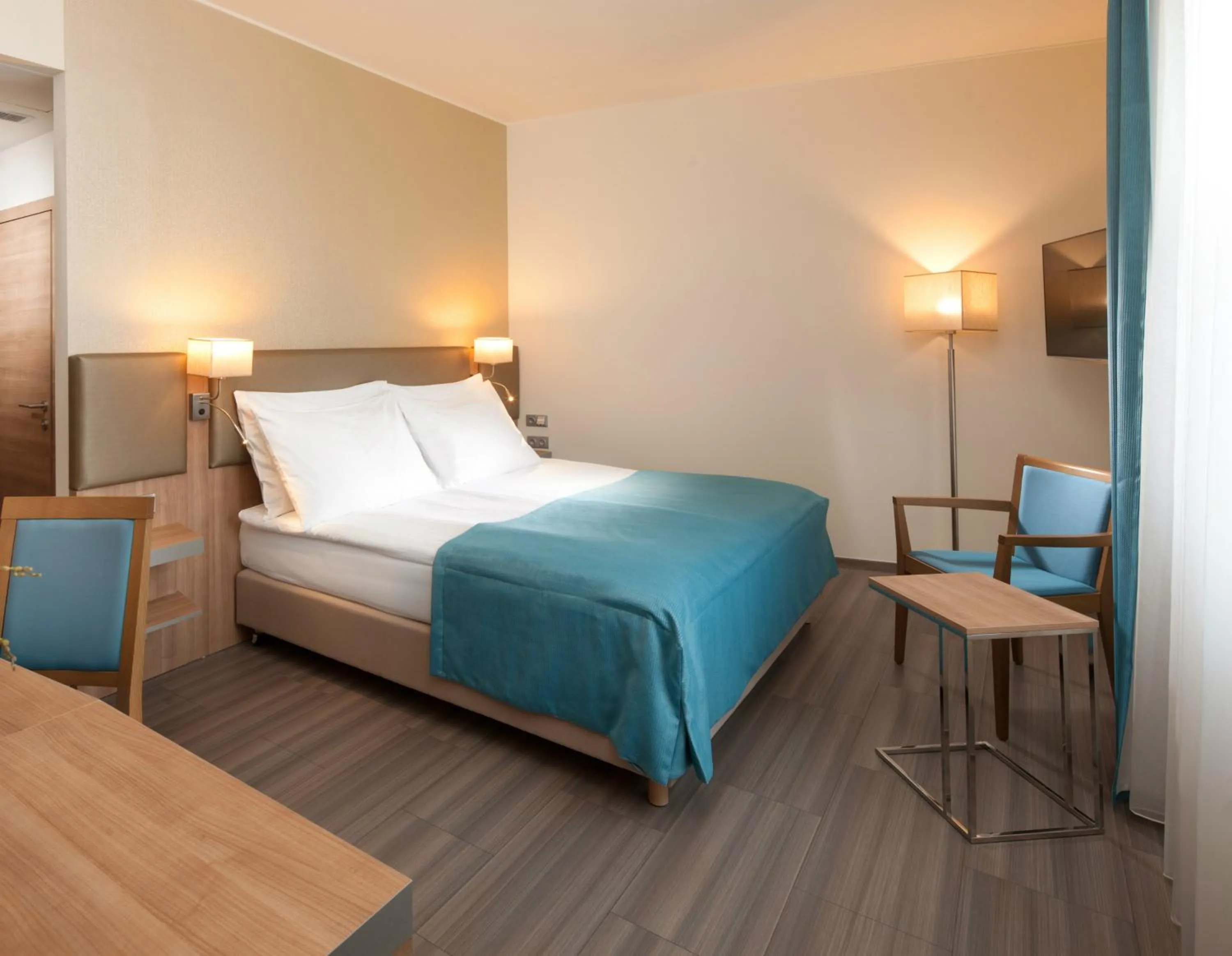 Photo of the whole room, Bed in Holiday Inn Prague by IHG