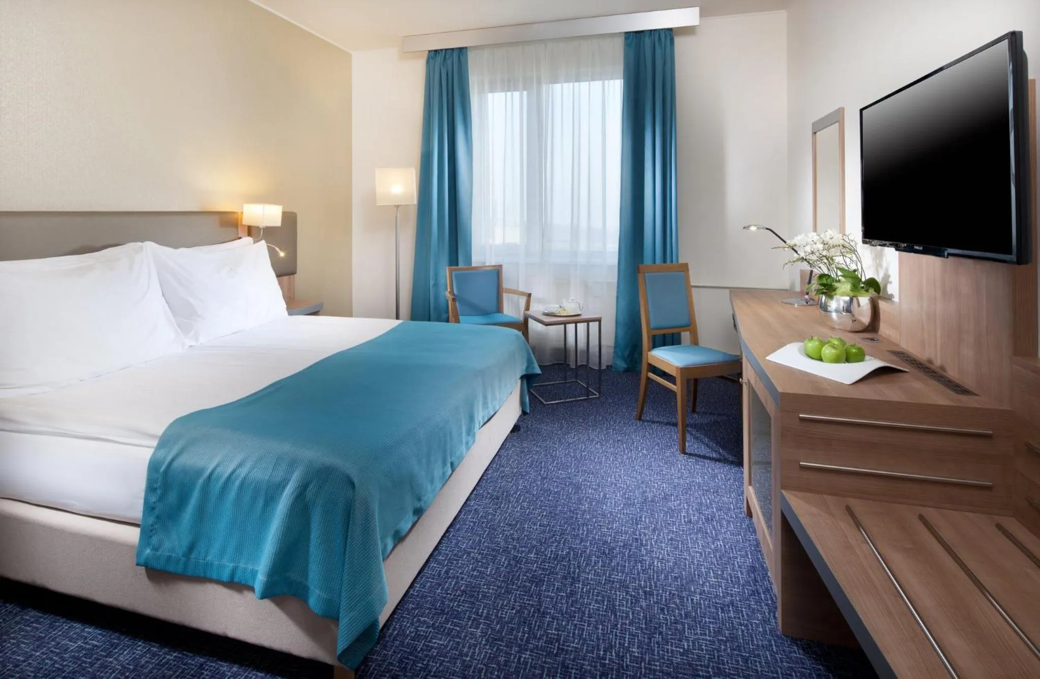 Photo of the whole room, Bed in Holiday Inn Prague by IHG