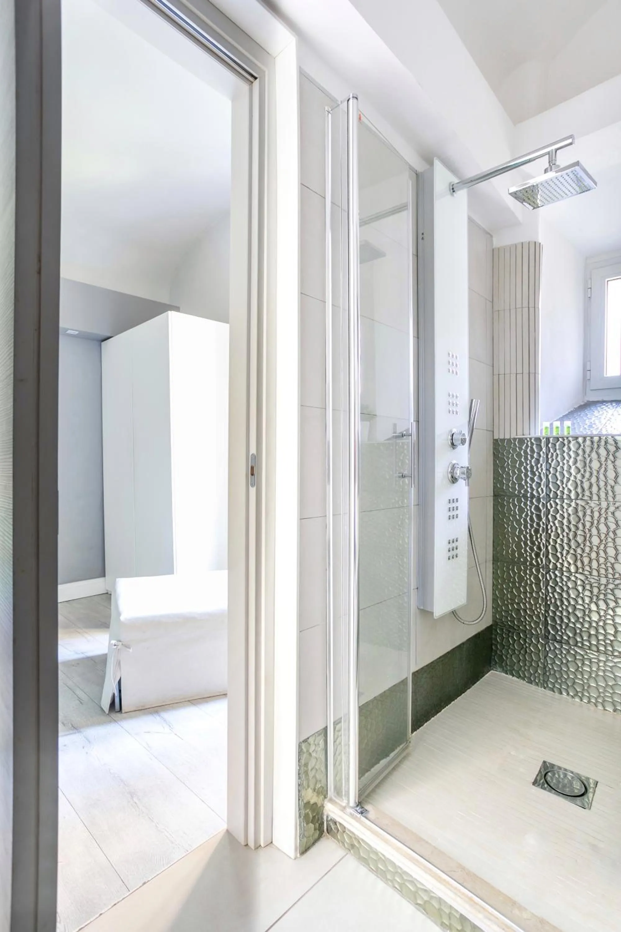 Shower in Scipioni Best Rooms