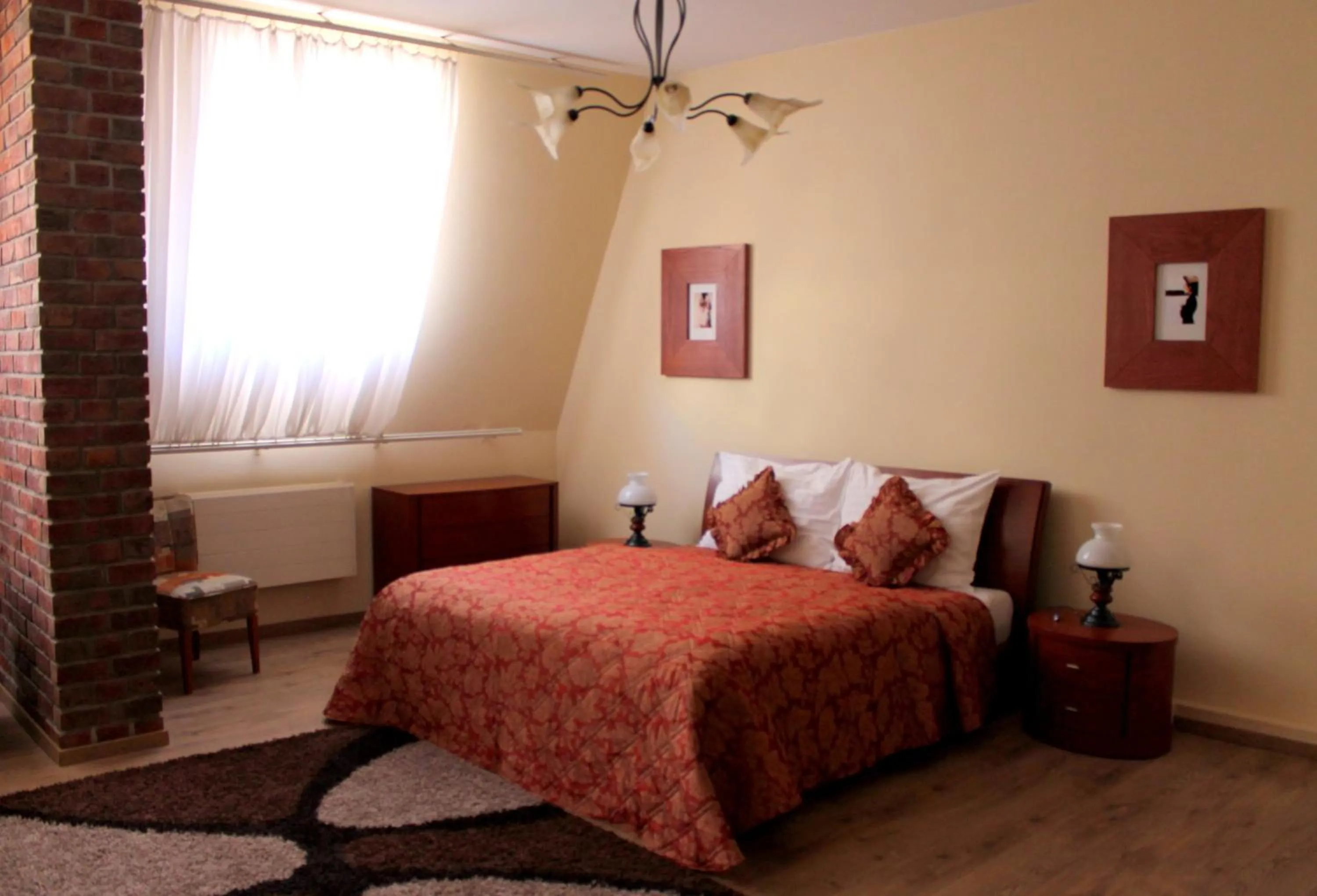 Photo of the whole room, Bed in Enjoy Inn