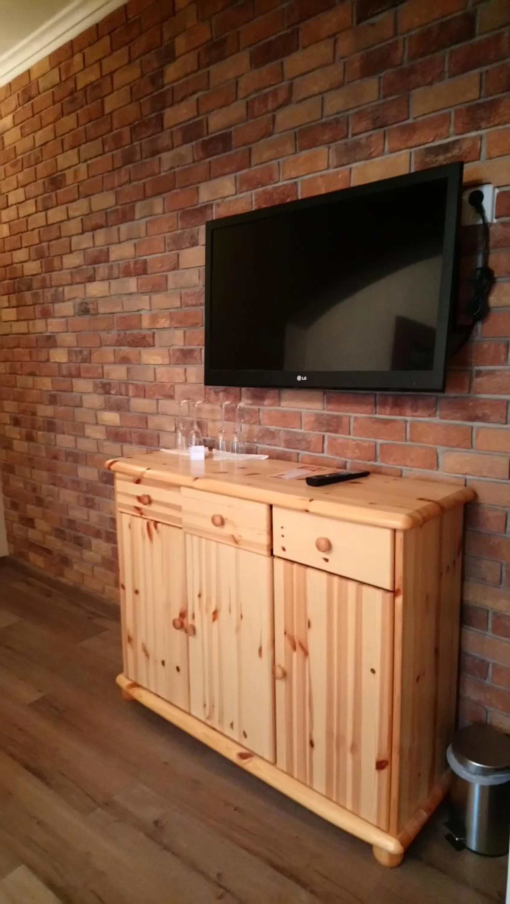 TV and multimedia in Enjoy Inn