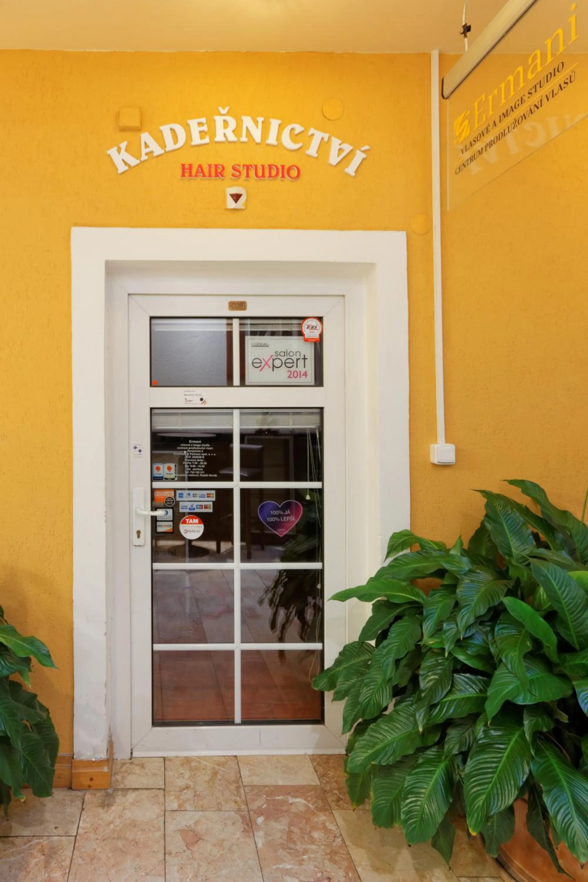 On-site shops in Enjoy Inn