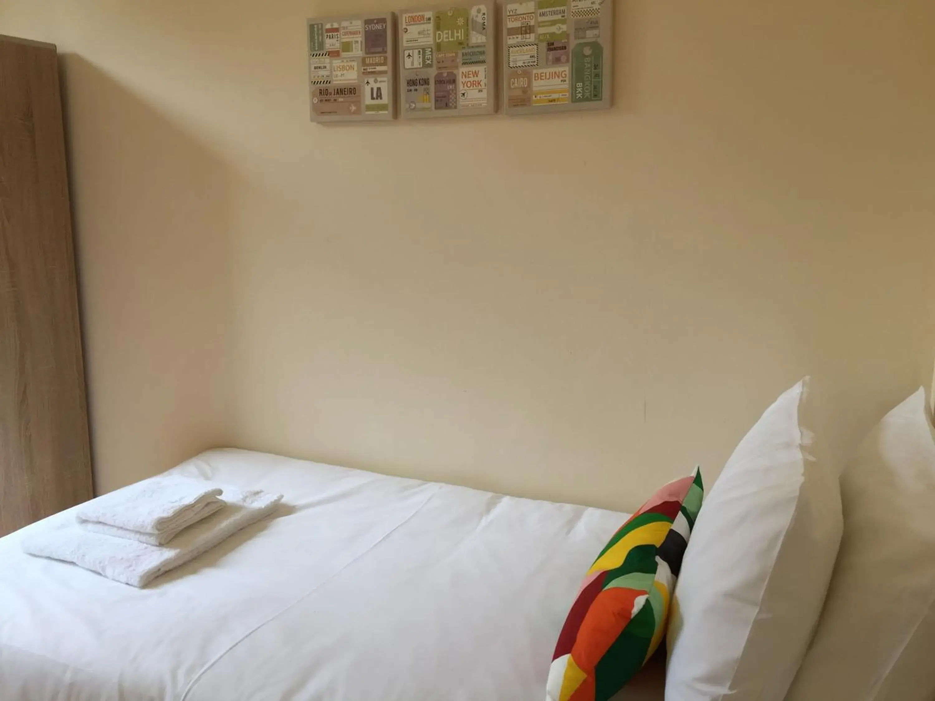 Single Room with Shared Bathroom in Vicarage Lodge Birmingham Single Room with Shared Bathroom in Vicarage Lodge Birmingham