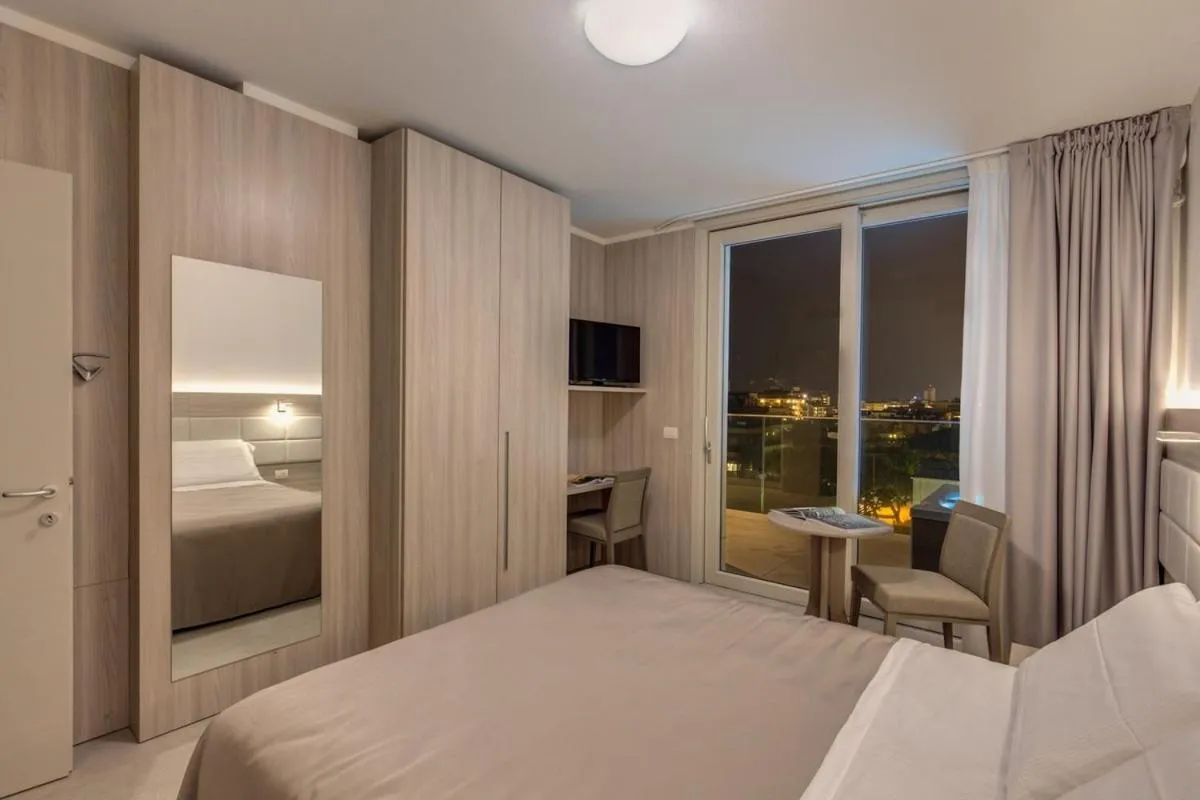 Bed in Sunrise Palace