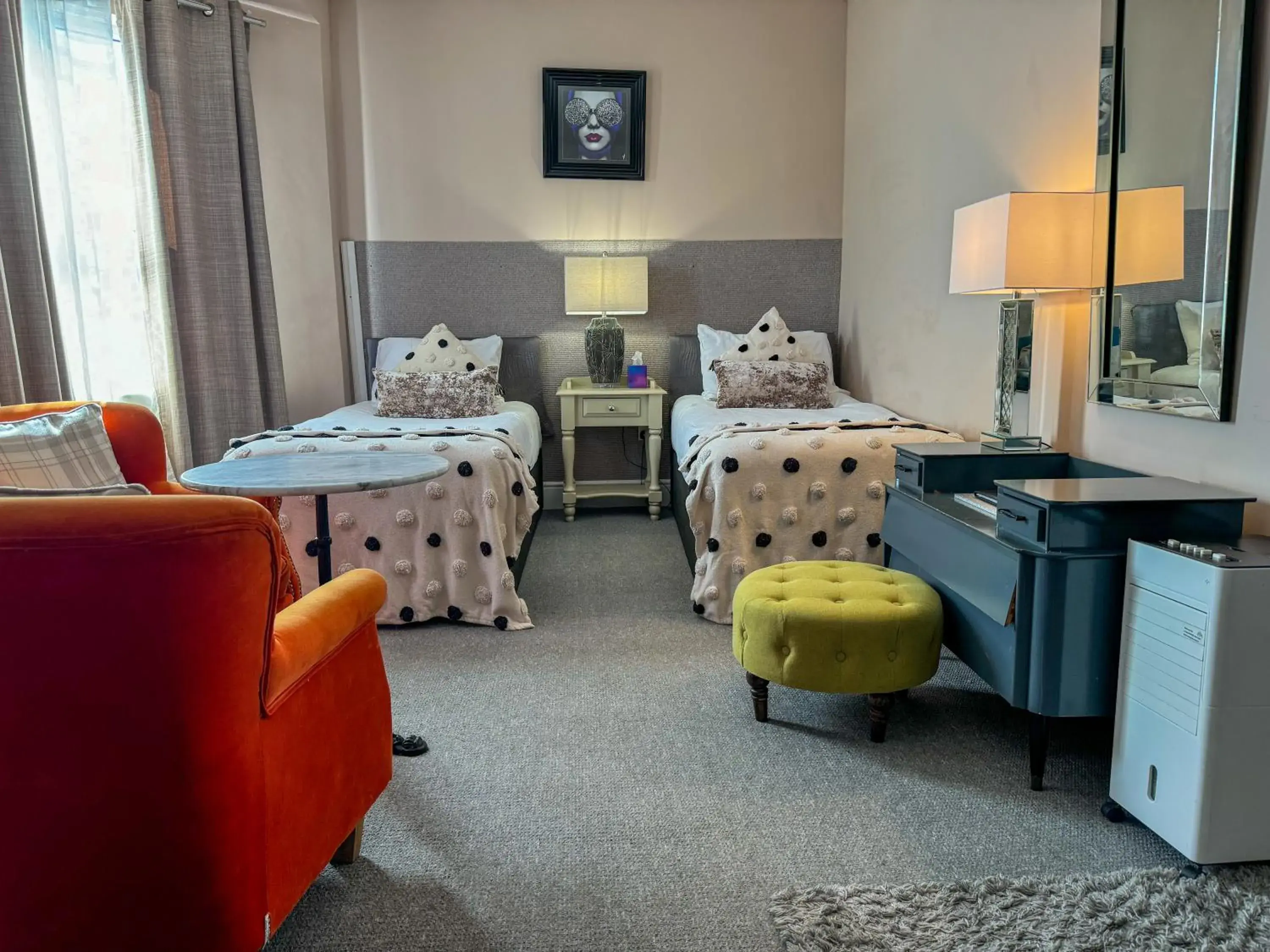 Deluxe Twin Room with Sofa Bed in The Chatwal Boutique Hotel Deluxe Twin Room with Sofa Bed in The Chatwal Boutique Hotel