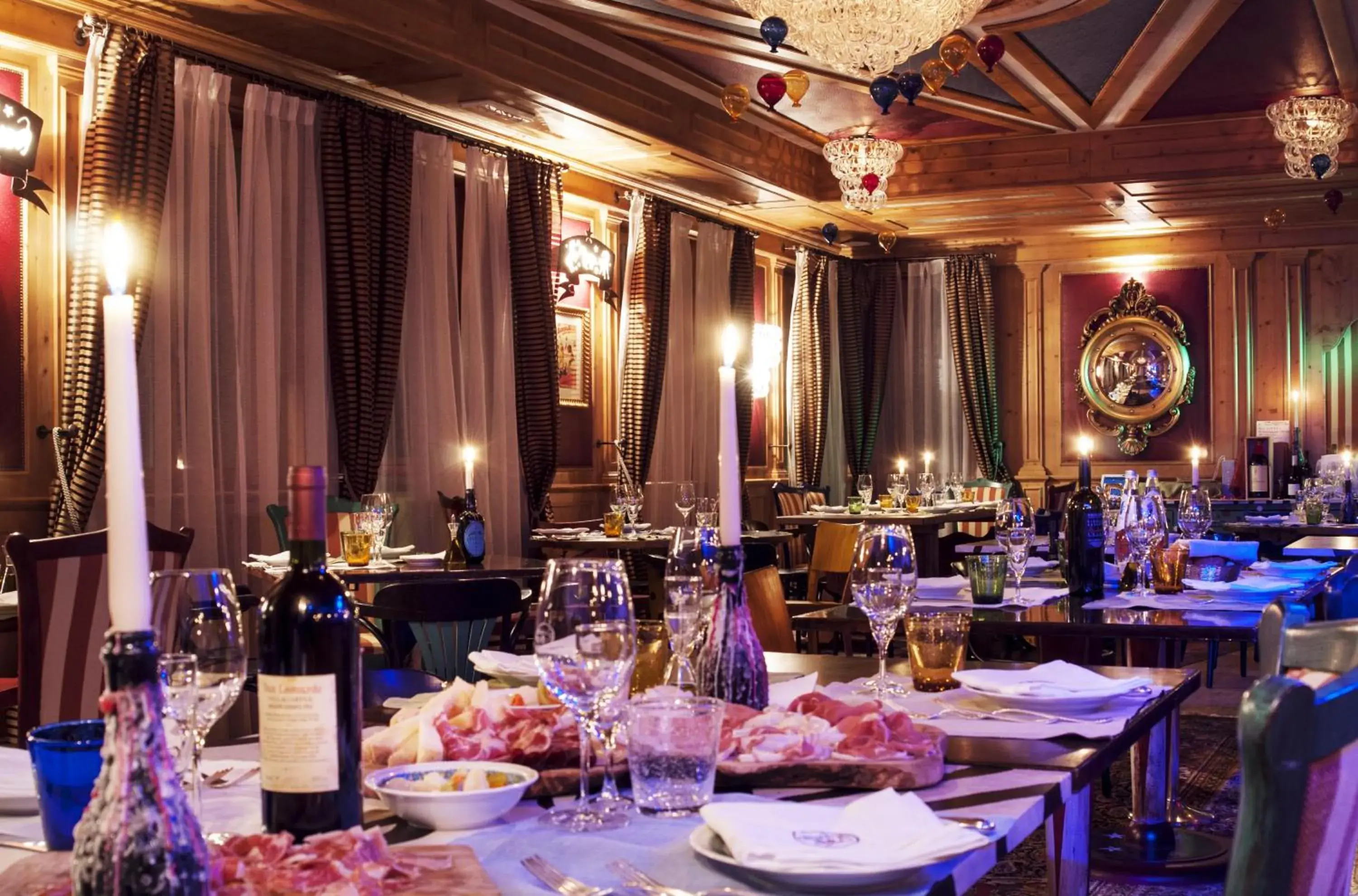 Restaurant/places to eat in Cristal Palace Hotel Restaurant/places to eat in Cristal Palace Hotel