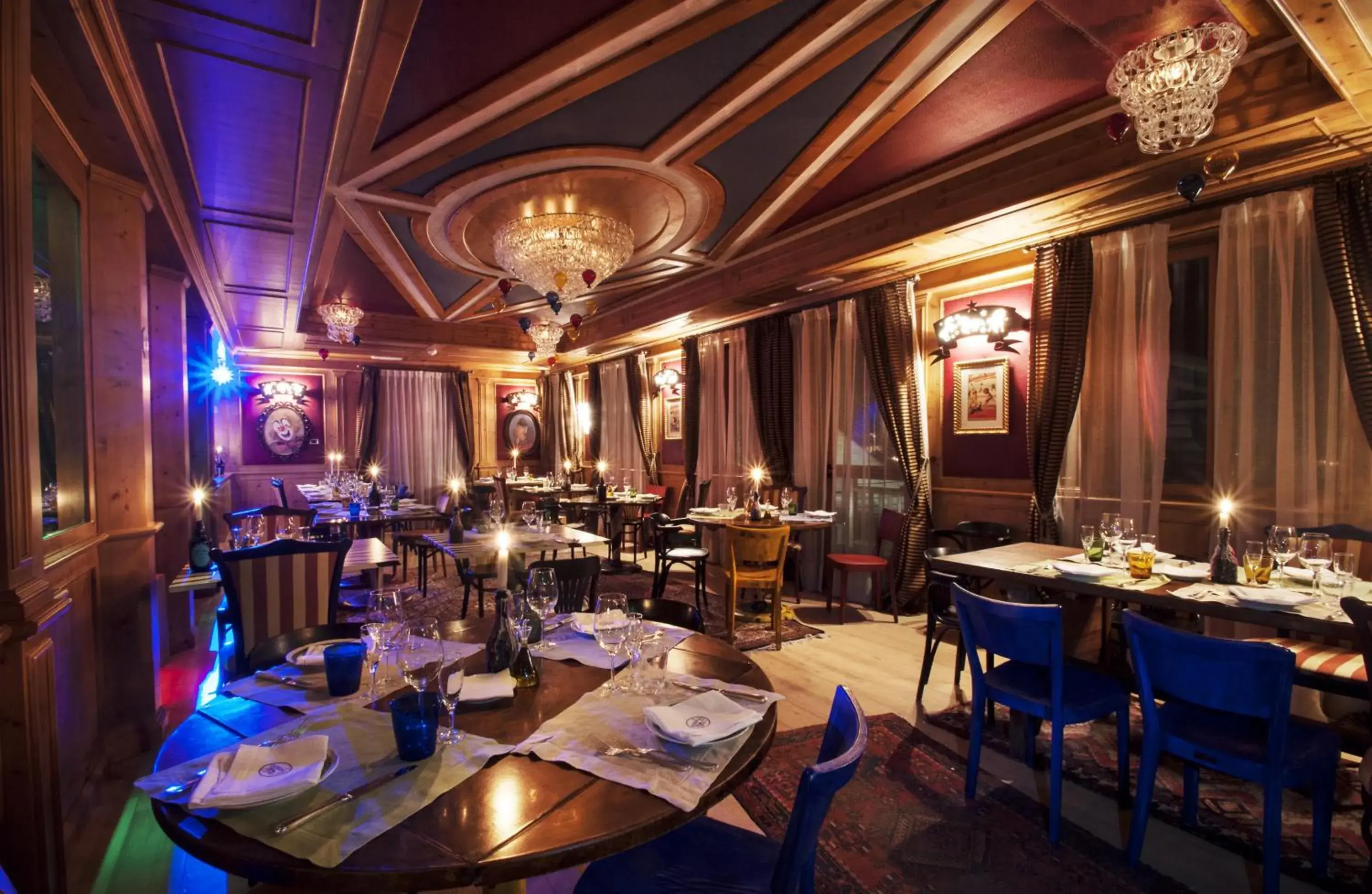 Restaurant/places to eat in Cristal Palace Hotel Restaurant/places to eat in Cristal Palace Hotel