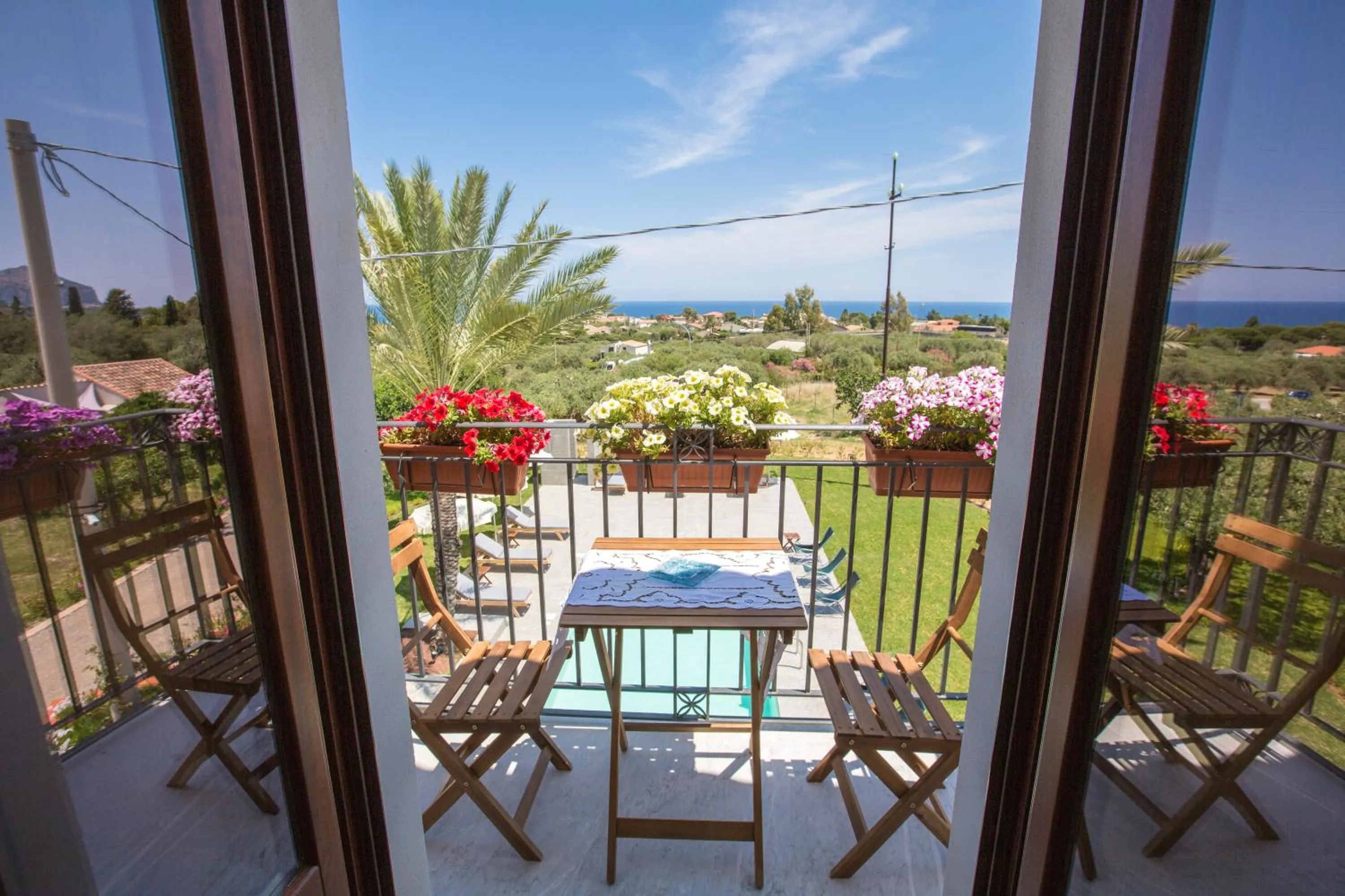 Pool view in Il dono di Atena