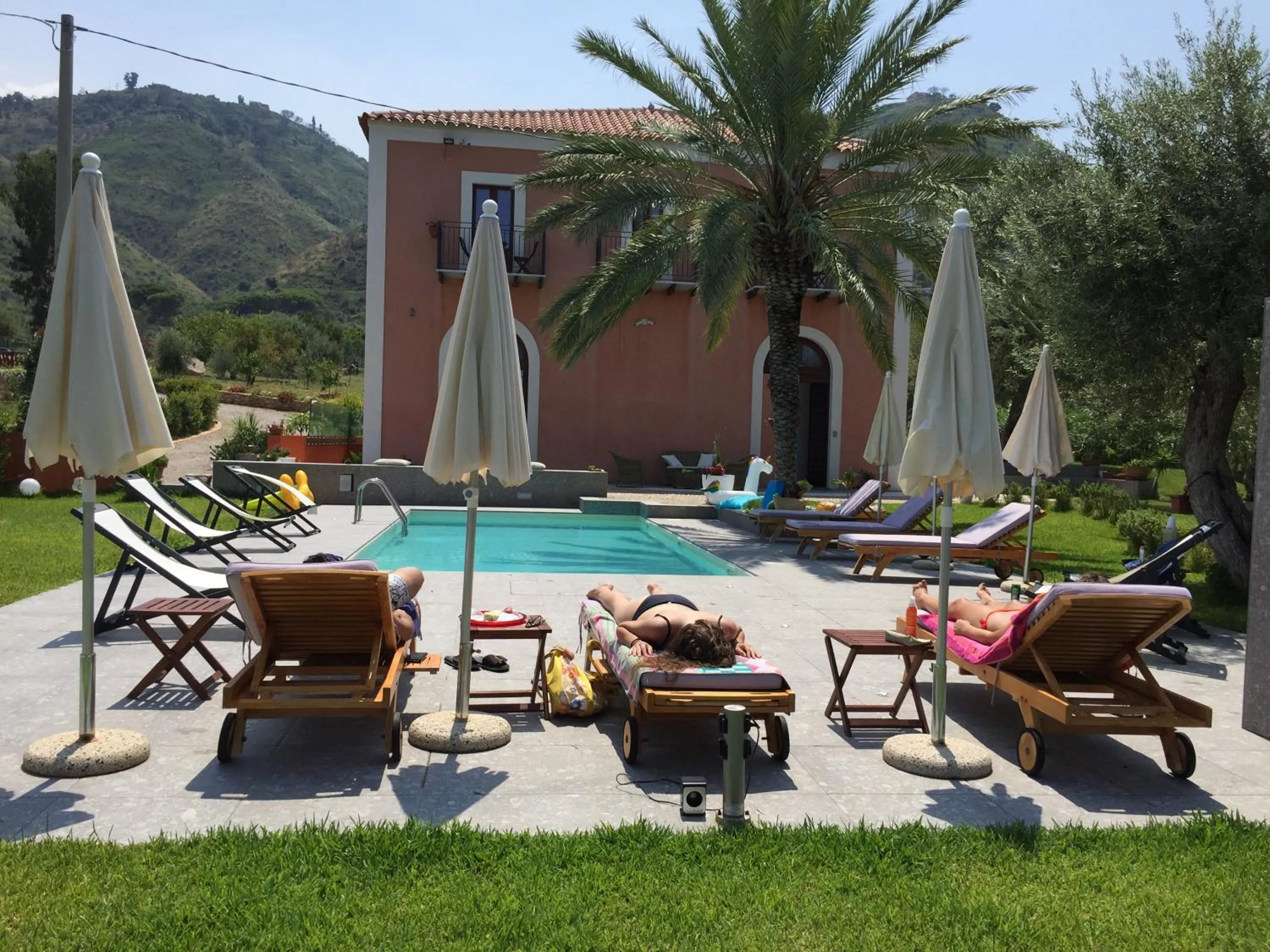 Pool view in Il dono di Atena
