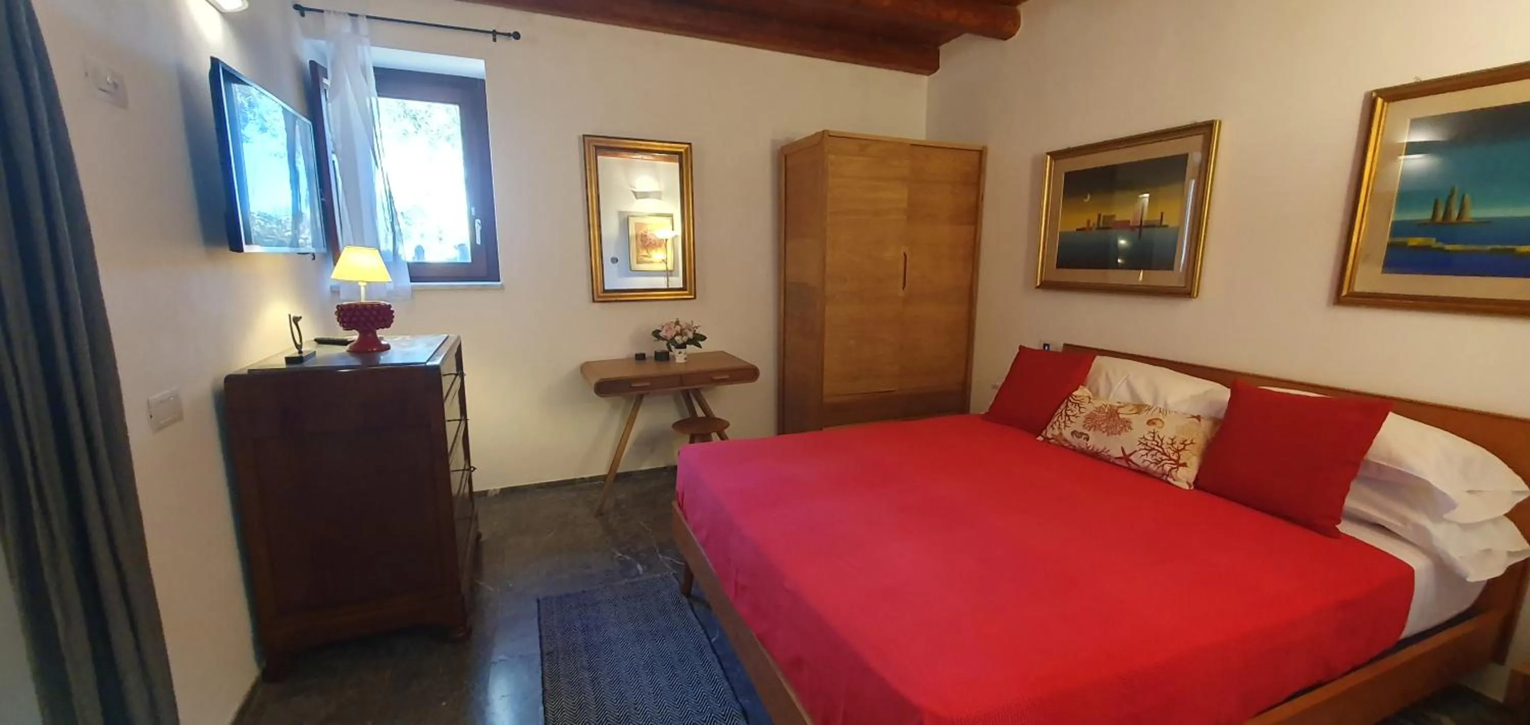 Bedroom, Bed in Il dono di Atena