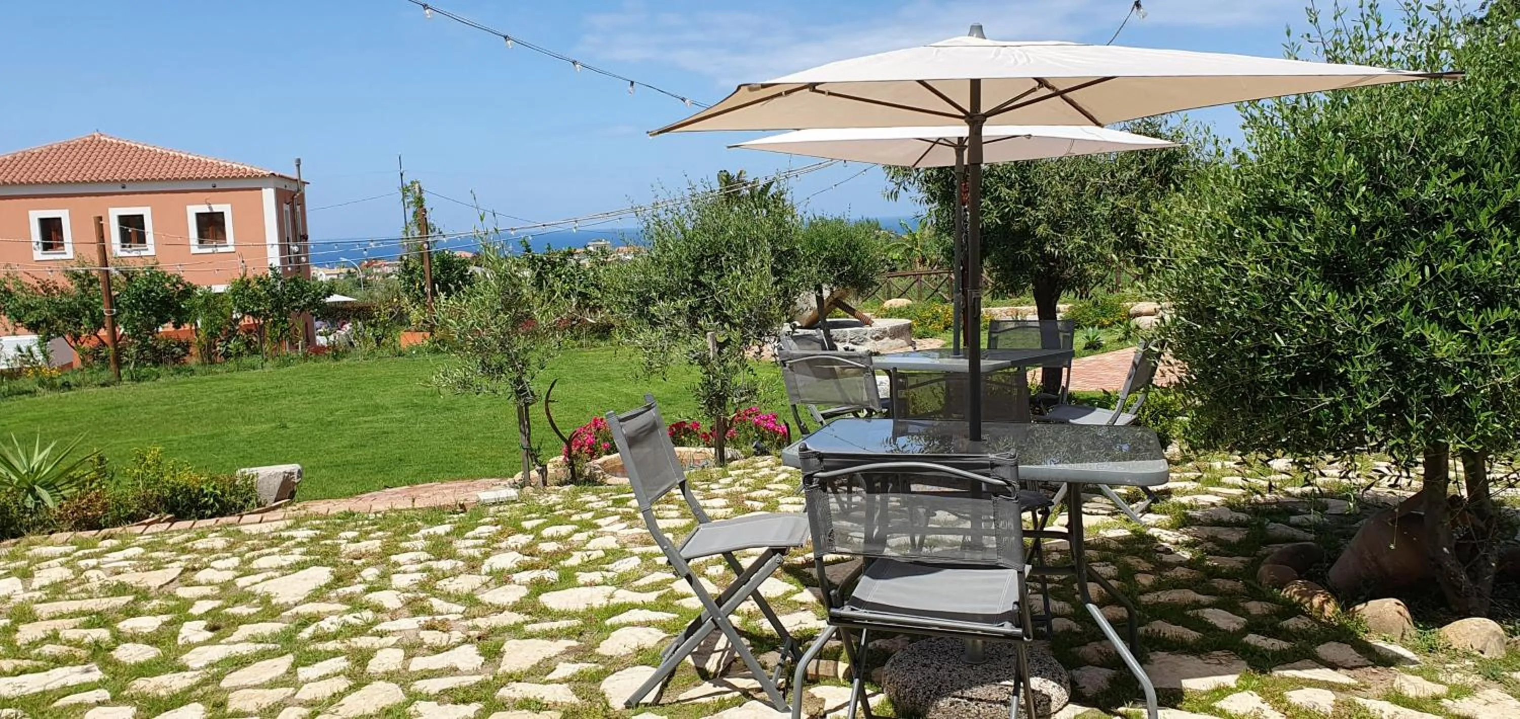 Garden view in Il dono di Atena