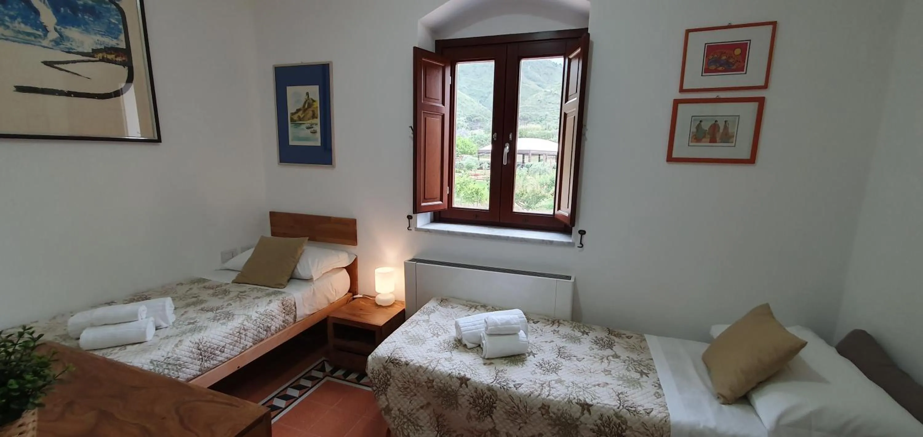 Bedroom, Bed in Il dono di Atena