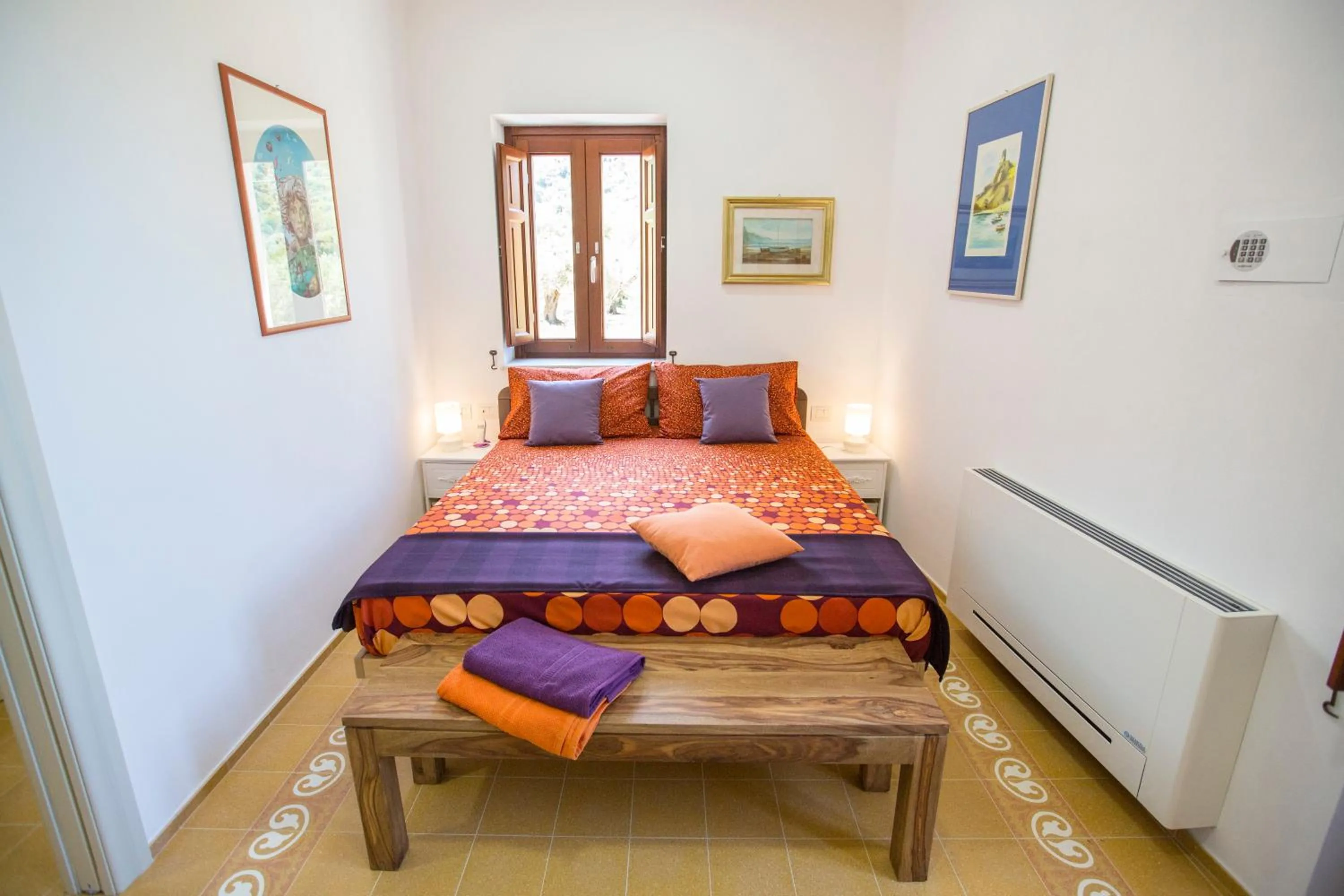 Bedroom, Bed in Il dono di Atena
