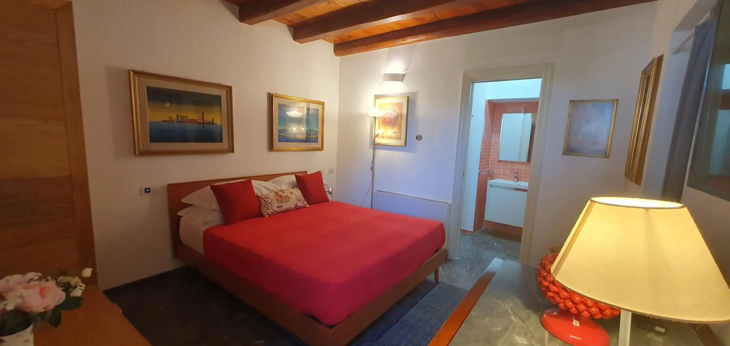 Bedroom, Bed in Il dono di Atena