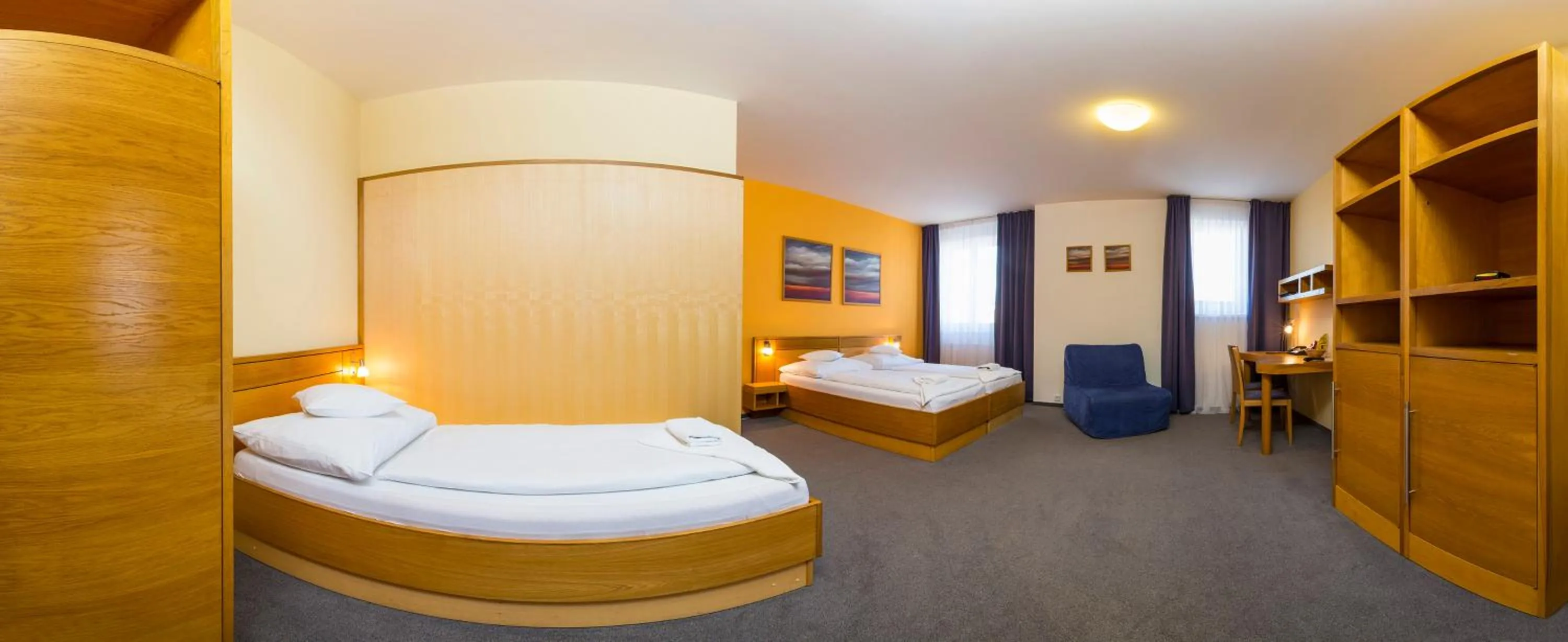 Photo of the whole room, Bed in Hotel Trend