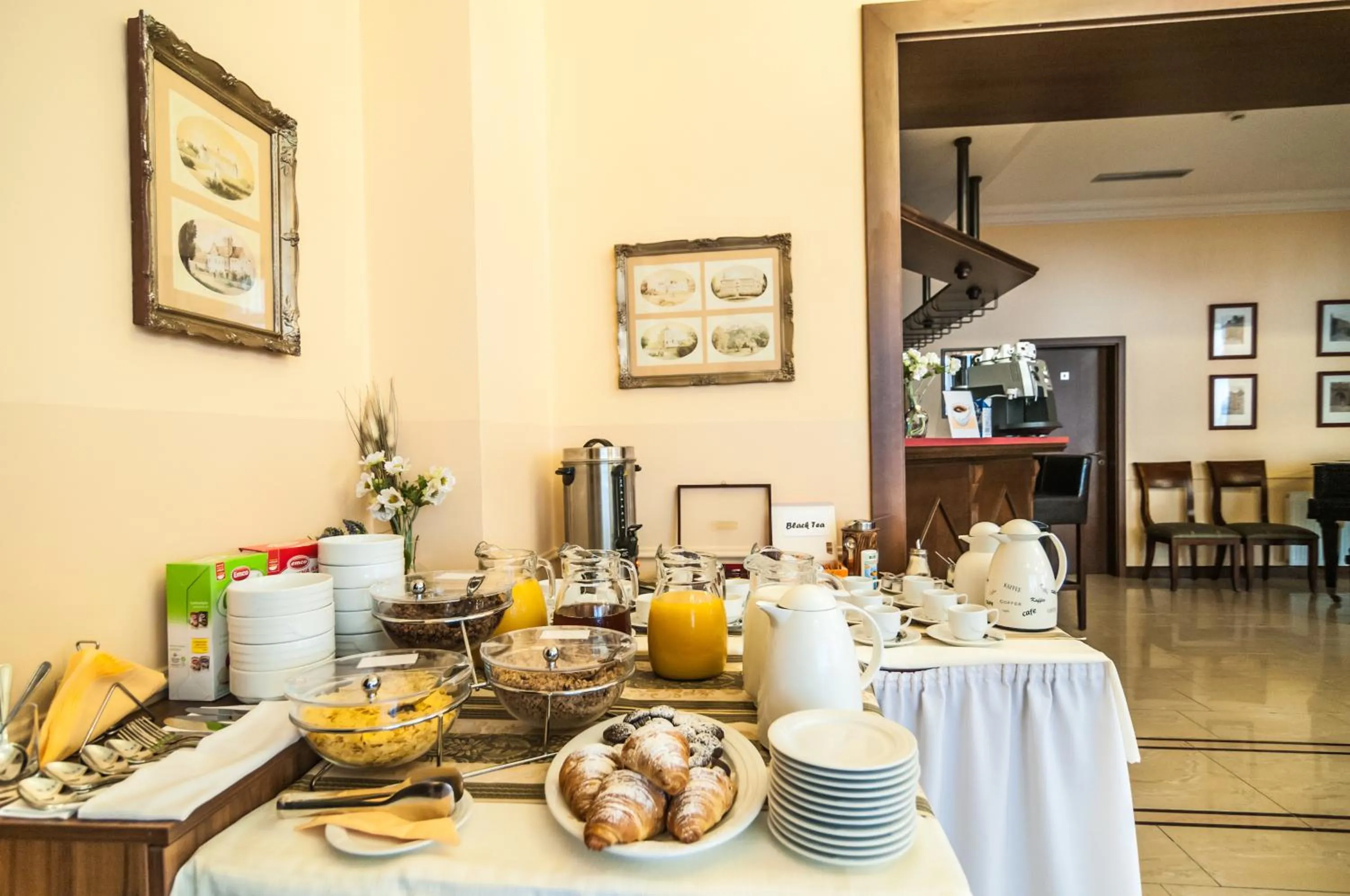 Buffet breakfast in Hotel Giovanni Giacomo