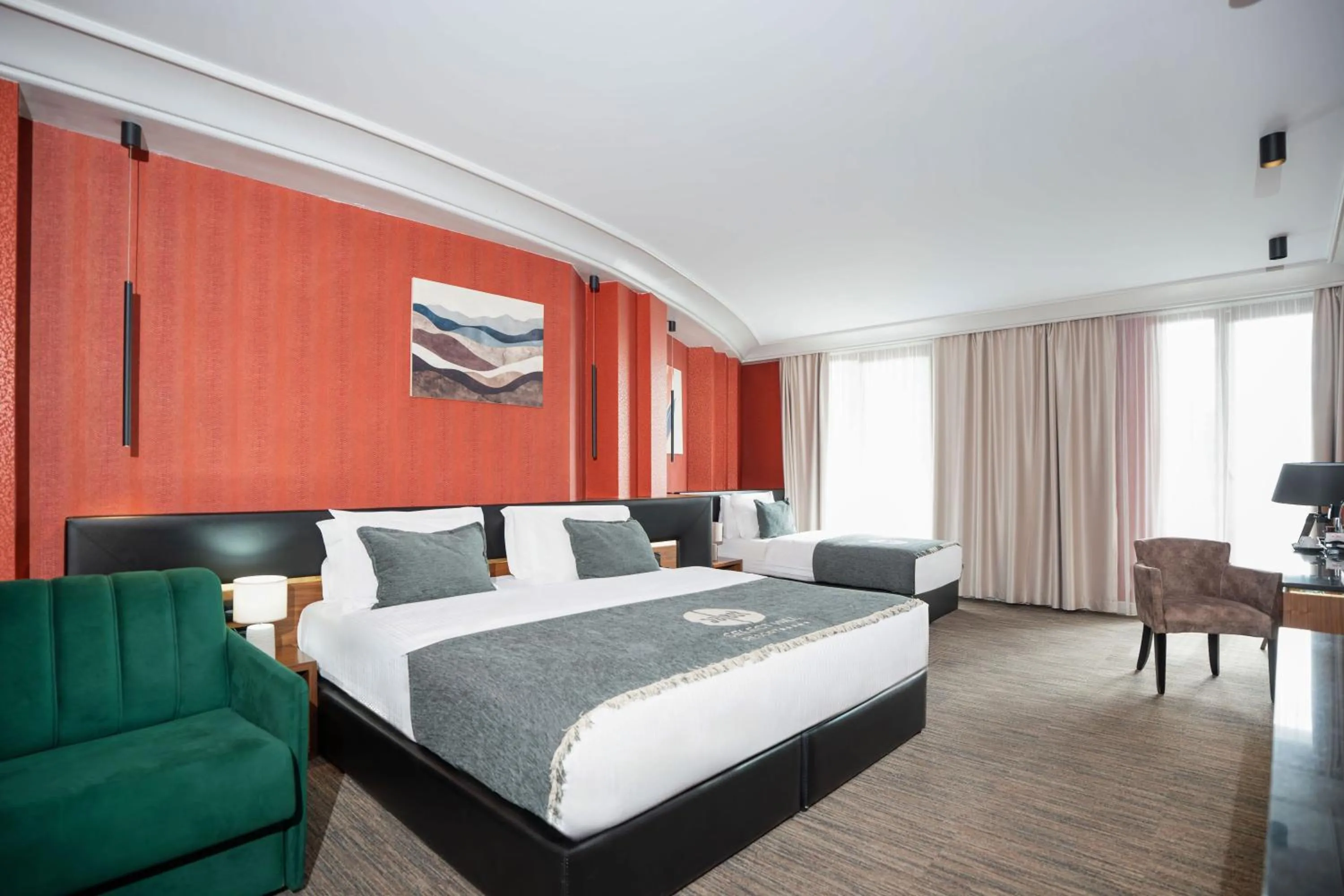 Deluxe Family Room in Select Hill Resort