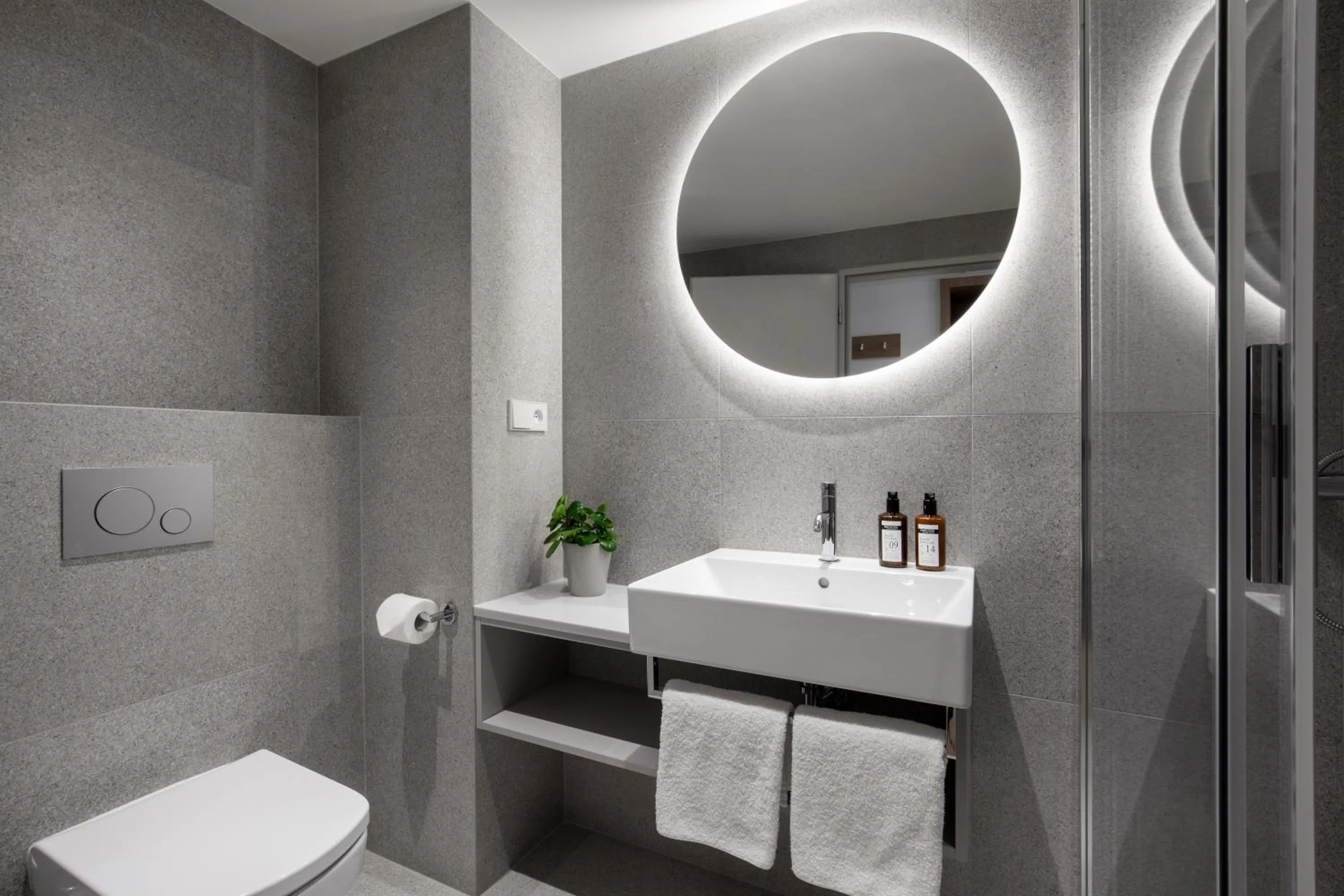 Shower in Botanique Hotel Prague