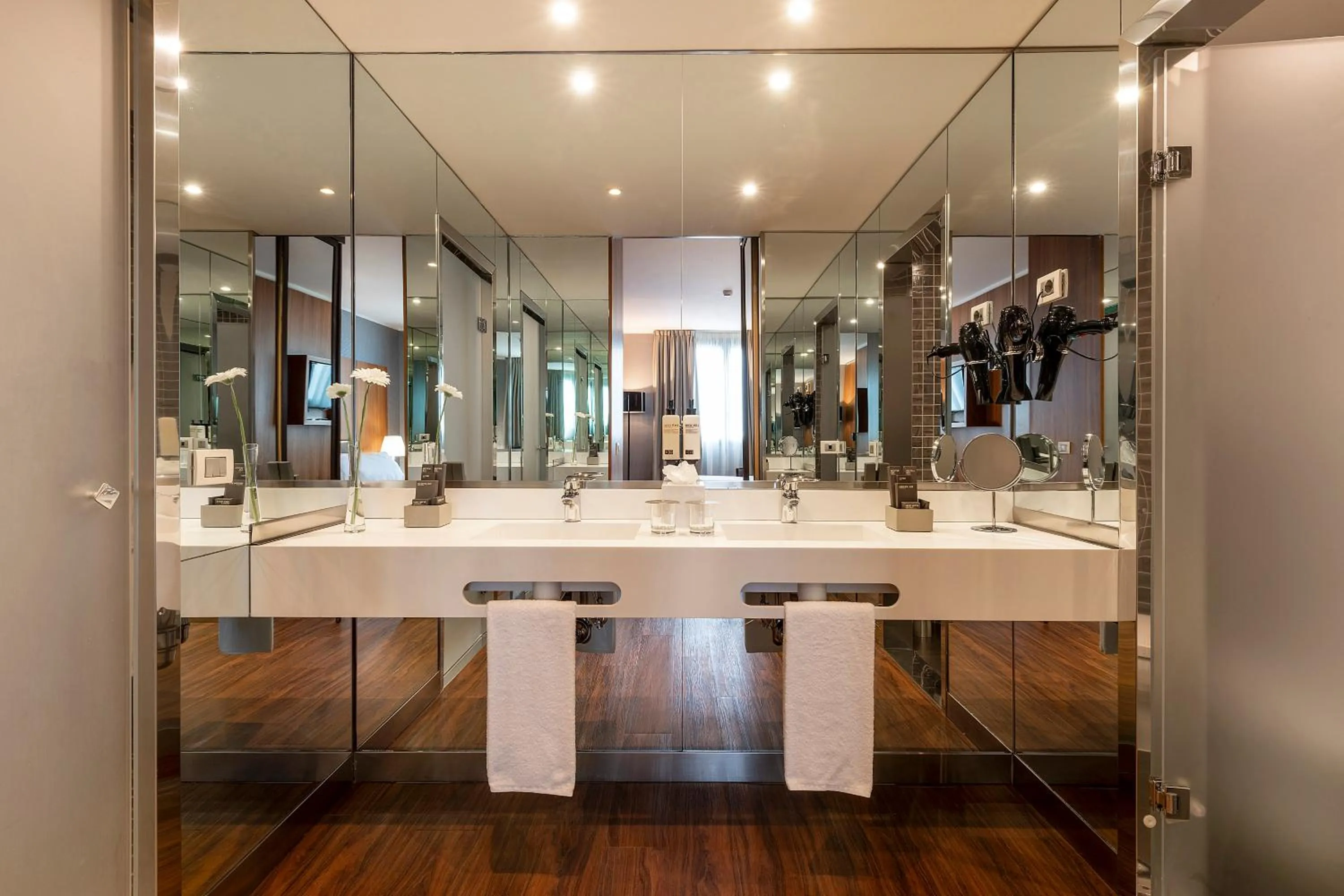 Bathroom in H10 Roma Città