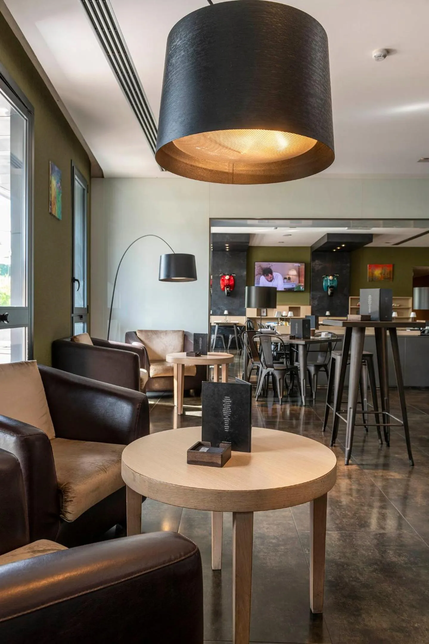 Lounge or bar in H10 Roma Città