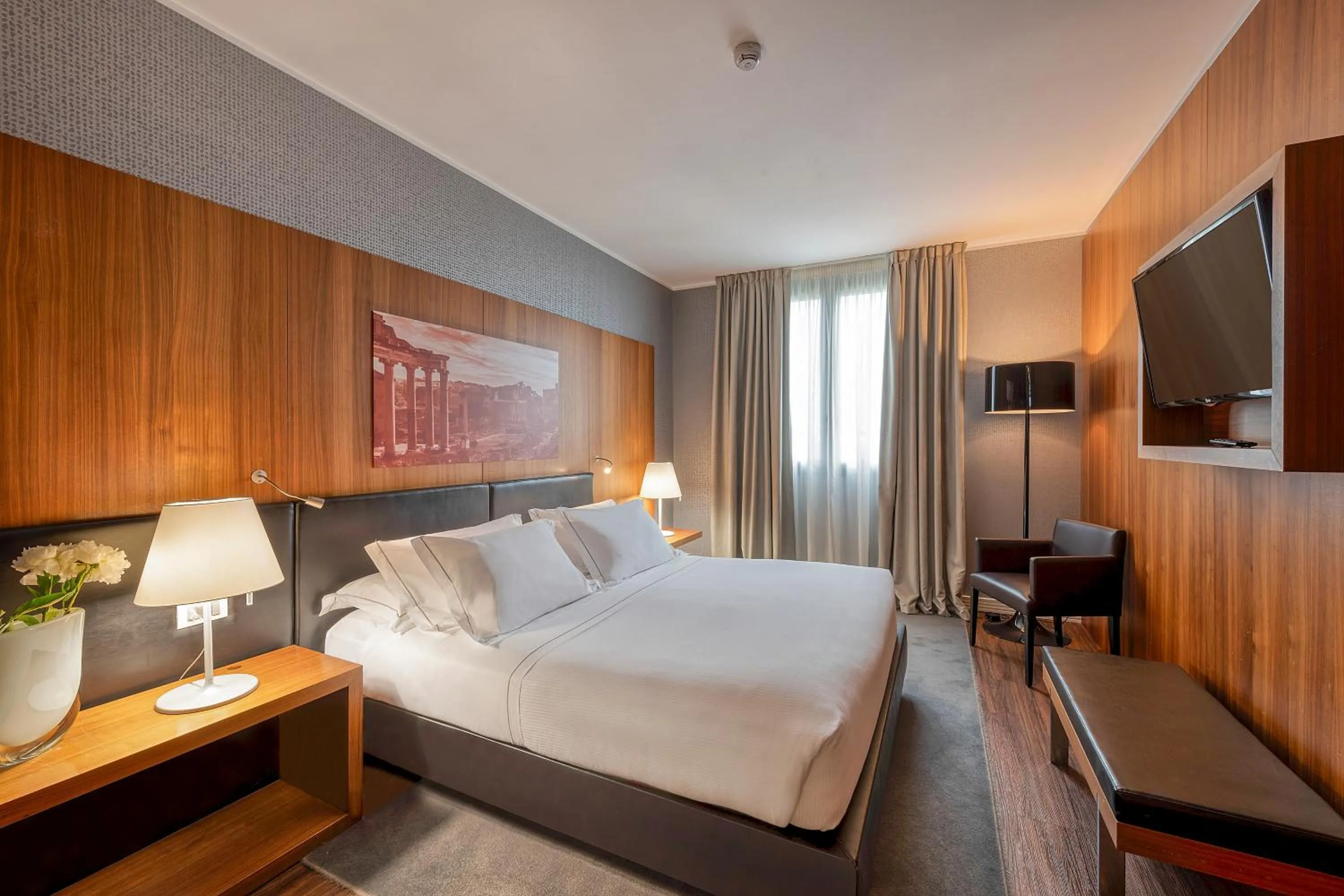 Bedroom, Bed in H10 Roma Città