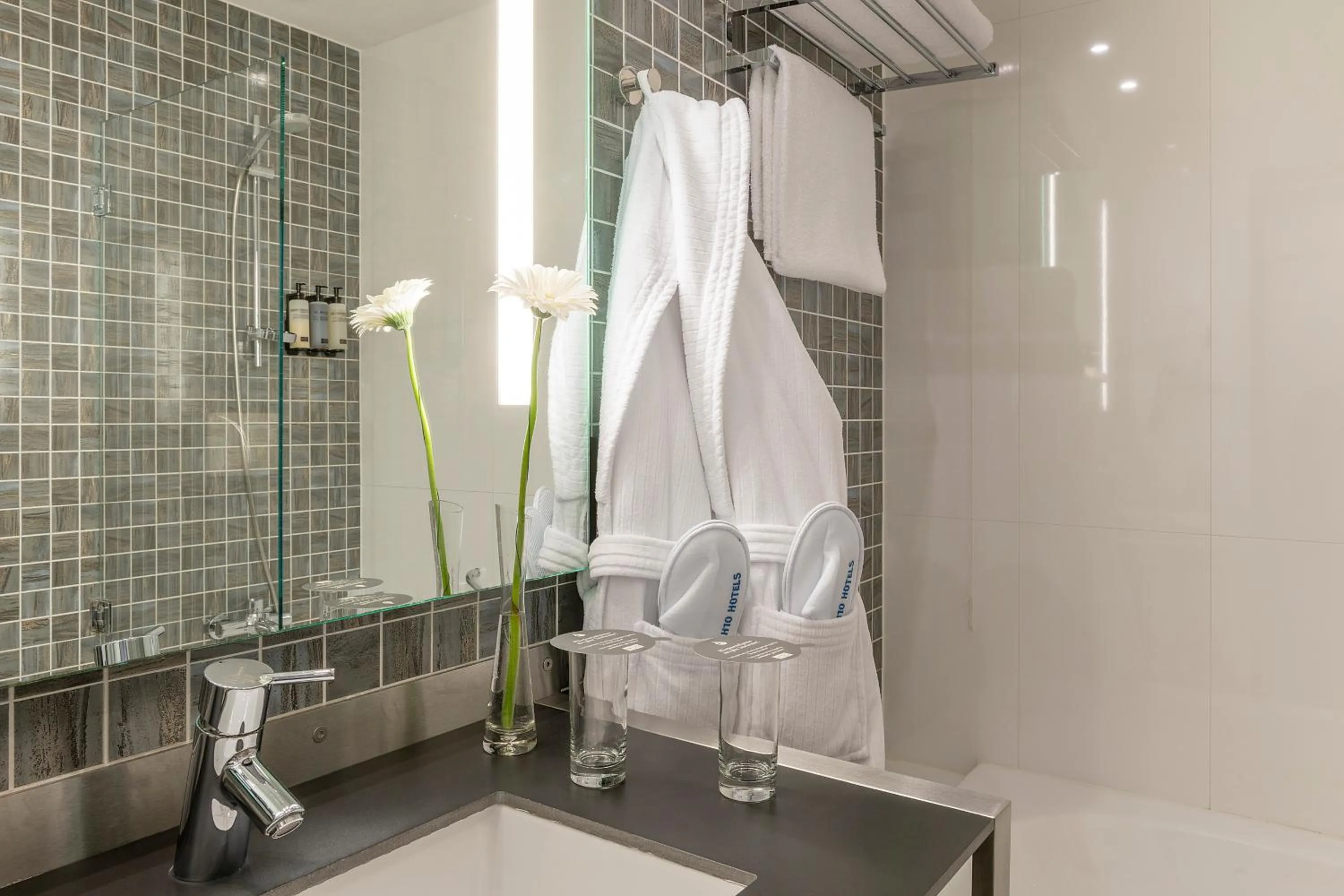 Bathroom in H10 Roma Città