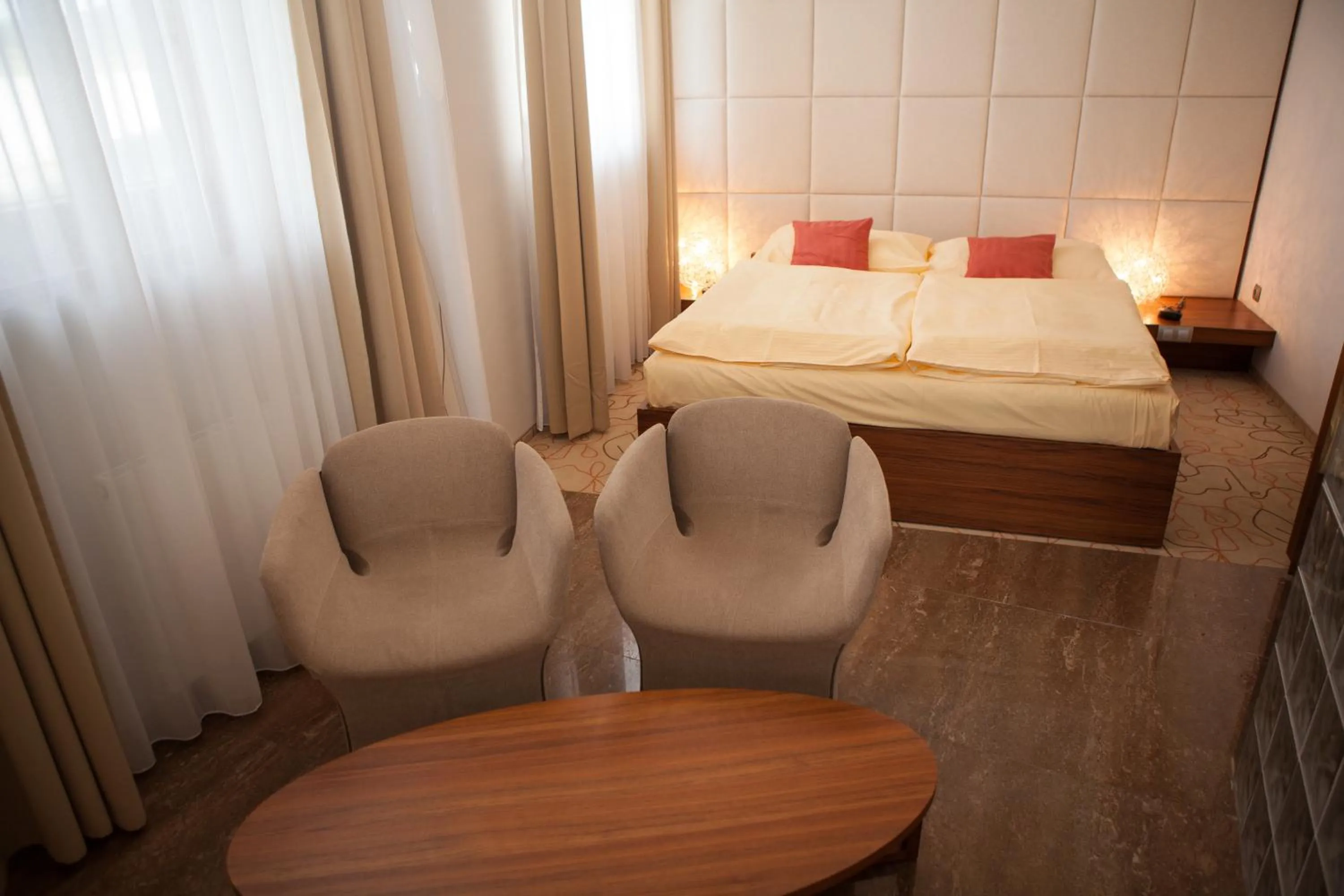 Photo of the whole room, Bed in Grund Resort Golf and Ski