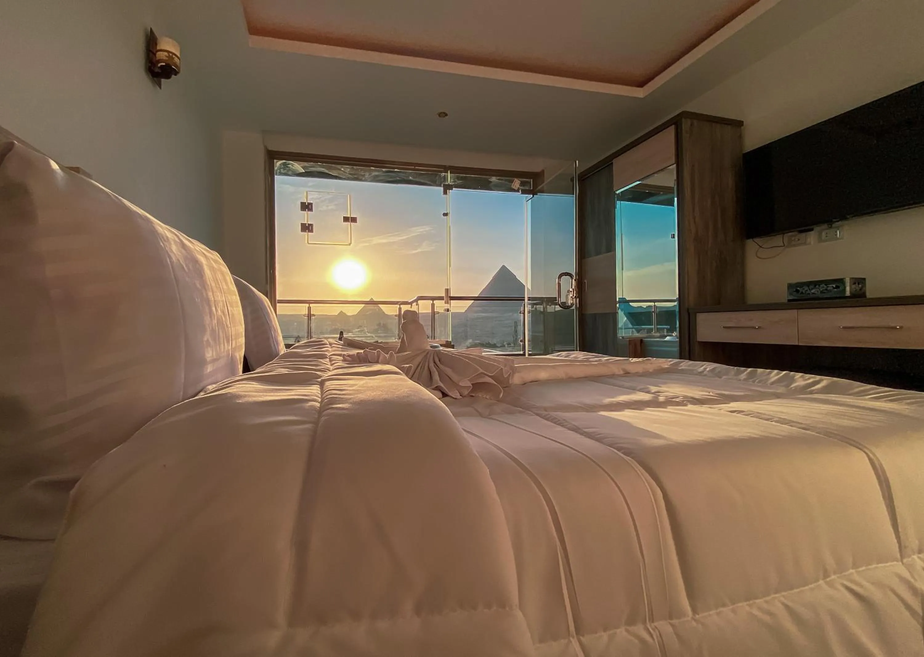Bed in Best View Pyramids Hotel