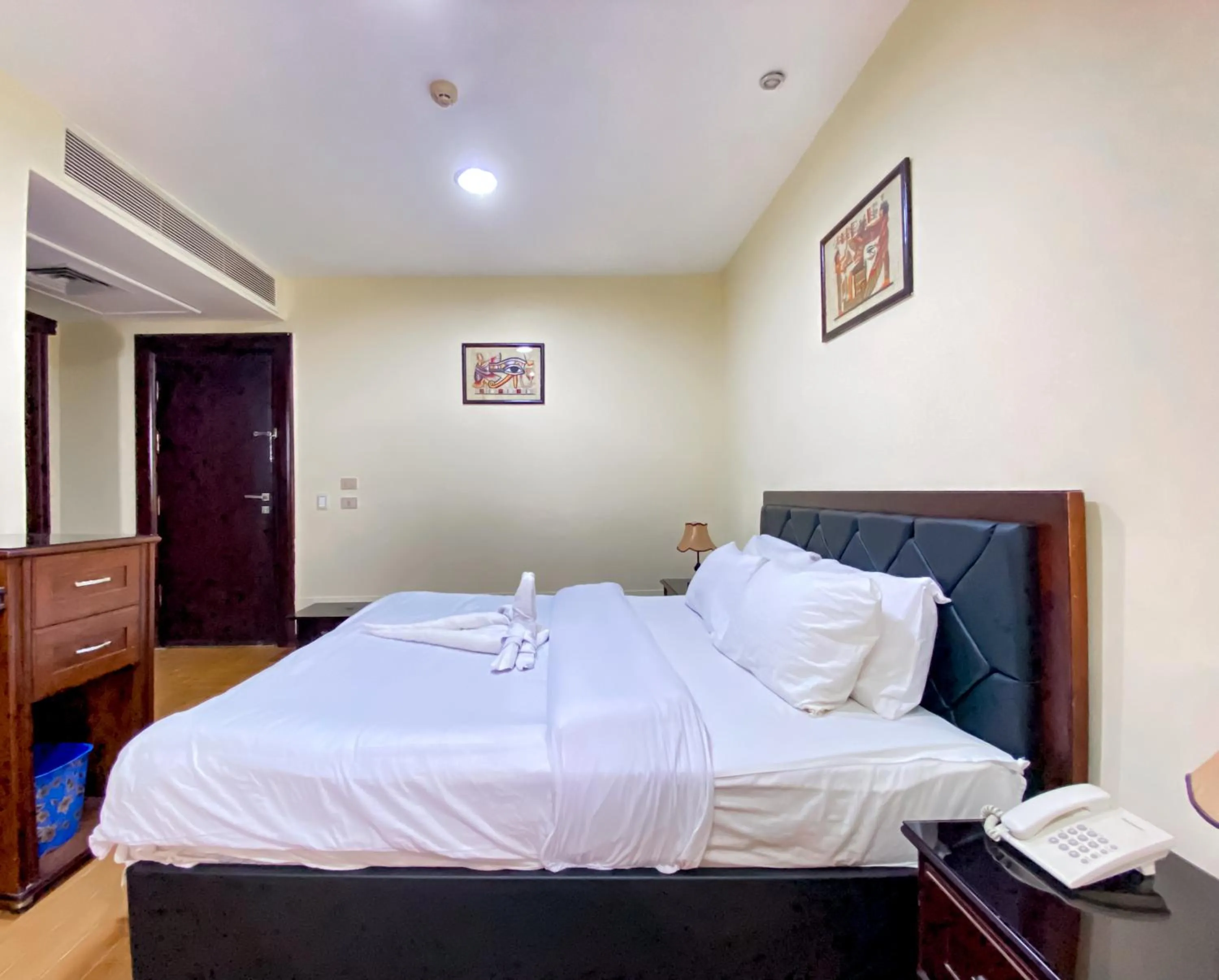 Bed in Best View Pyramids Hotel