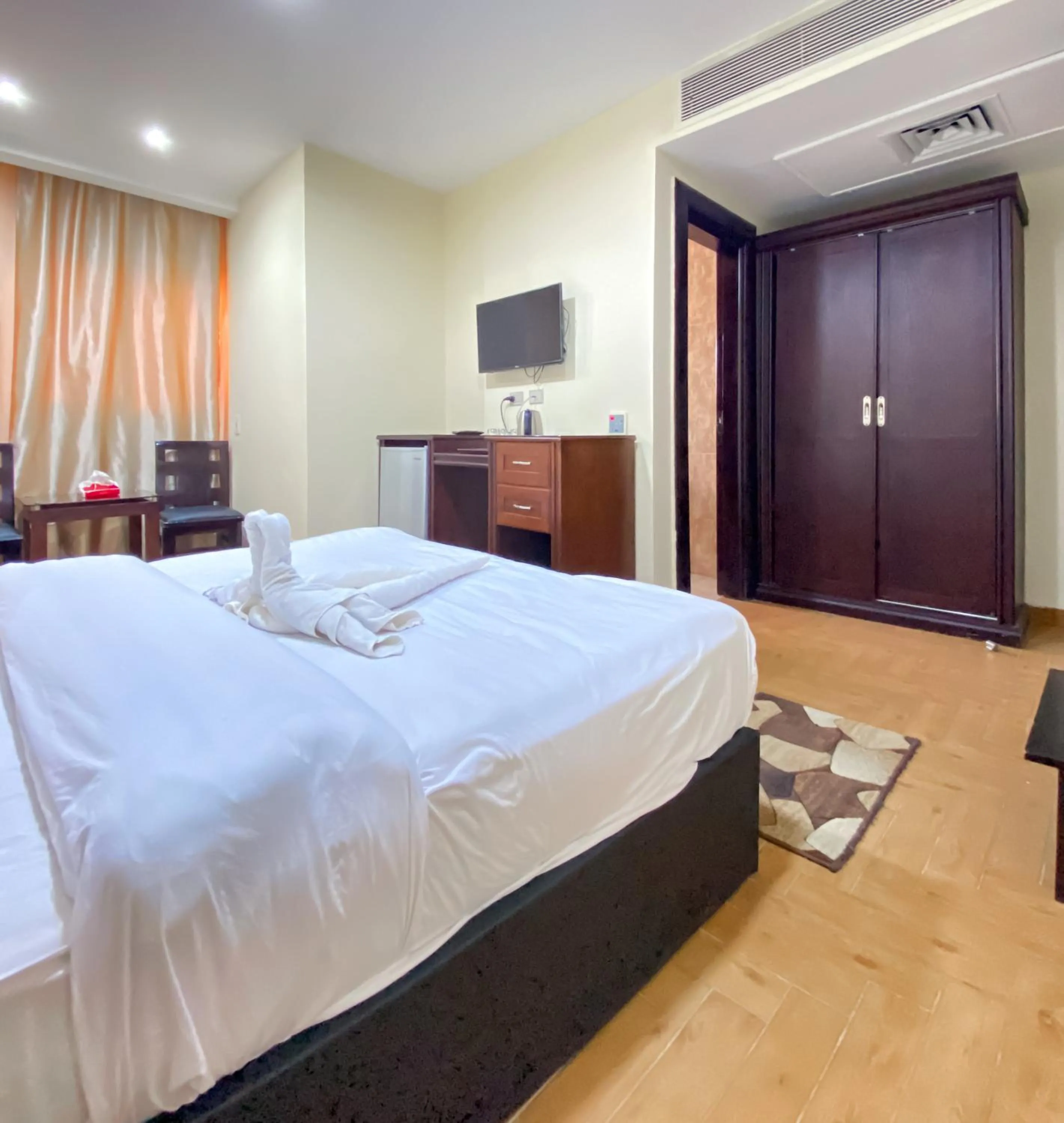 Bed in Best View Pyramids Hotel