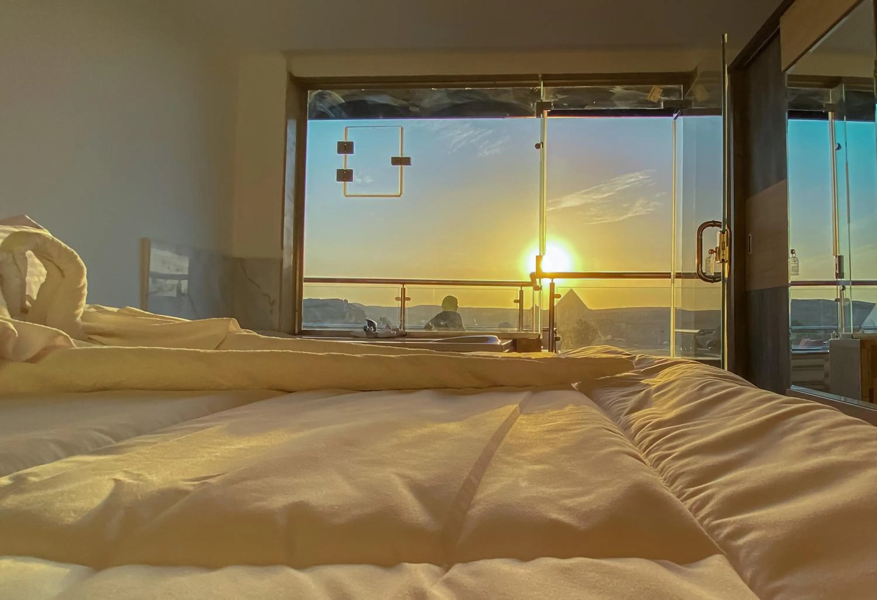 Sunset, Bed in Best View Pyramids Hotel