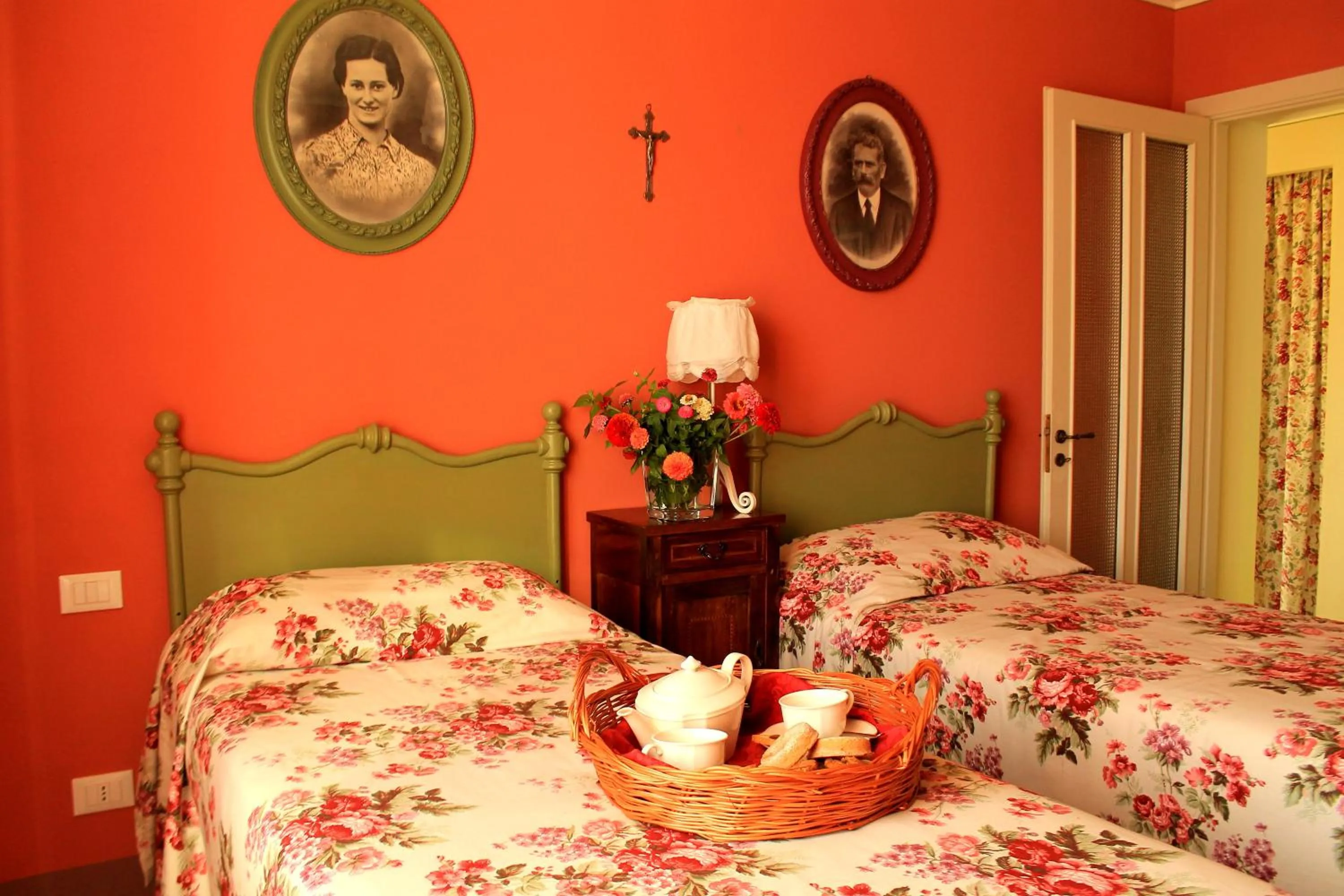 Bedroom in LA CUCCAGNA DI DON BOSCO - No landlords and neighbours - Absolute privacy!