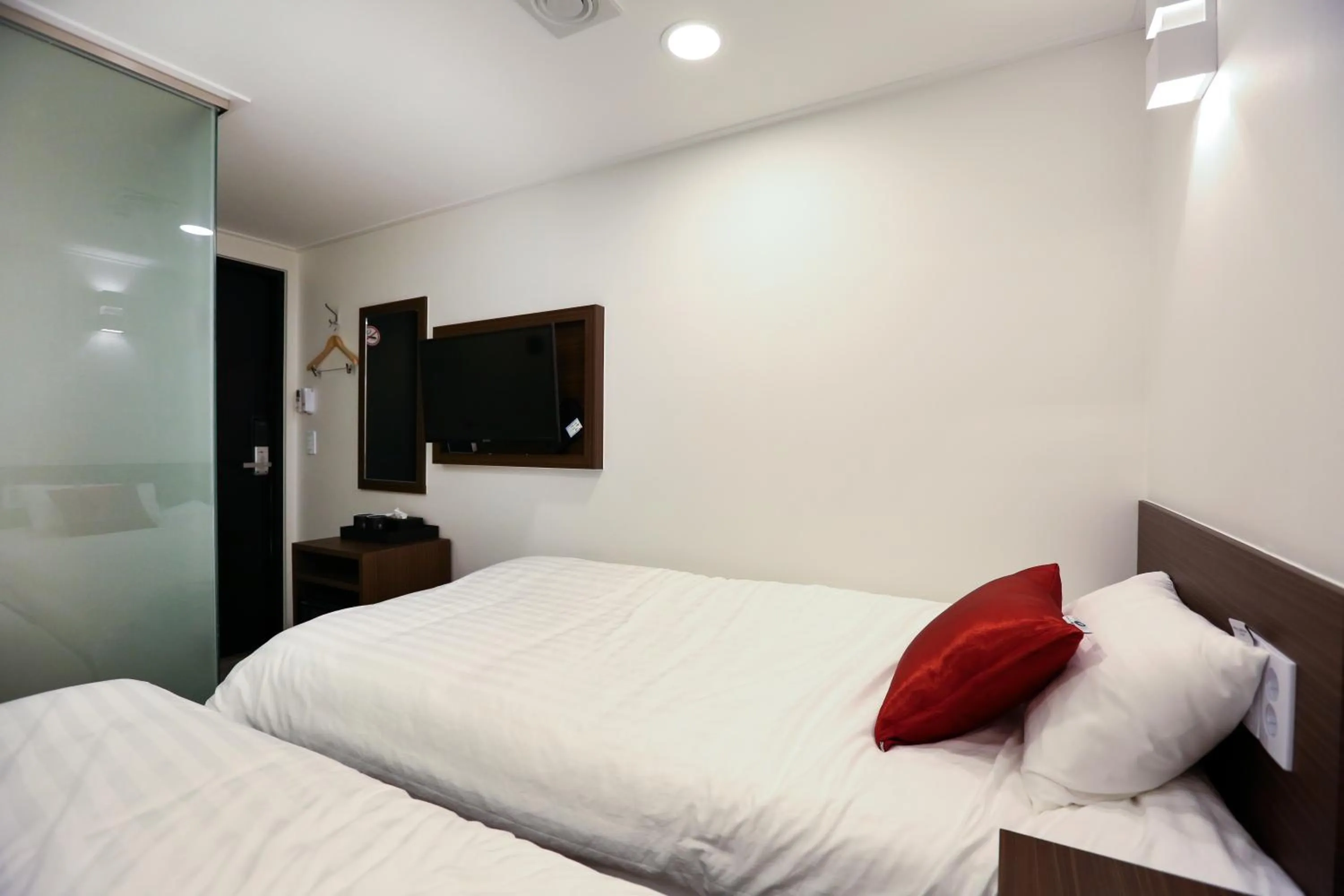 Photo of the whole room, Bed in Tripstay Myeongdong