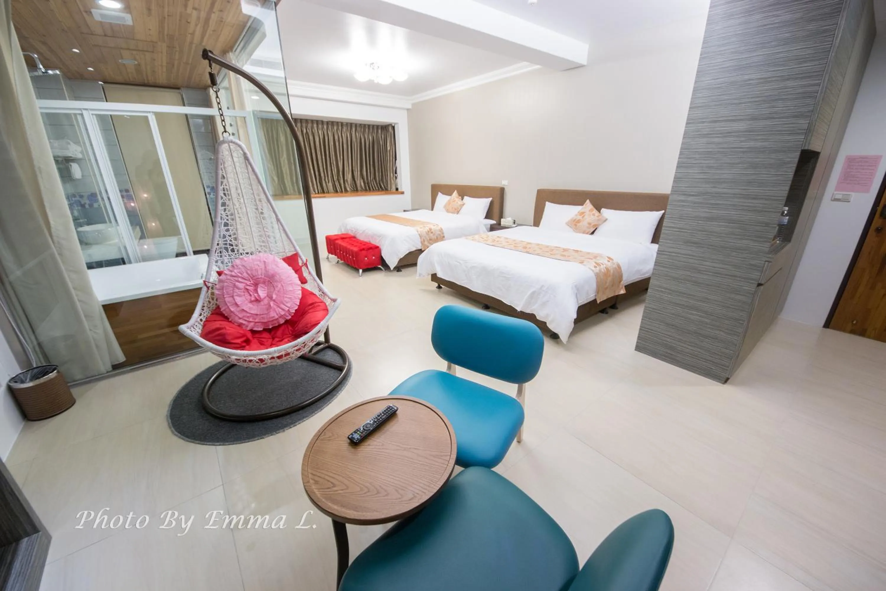 Bedroom, Bed in Colorful Fish Cottage