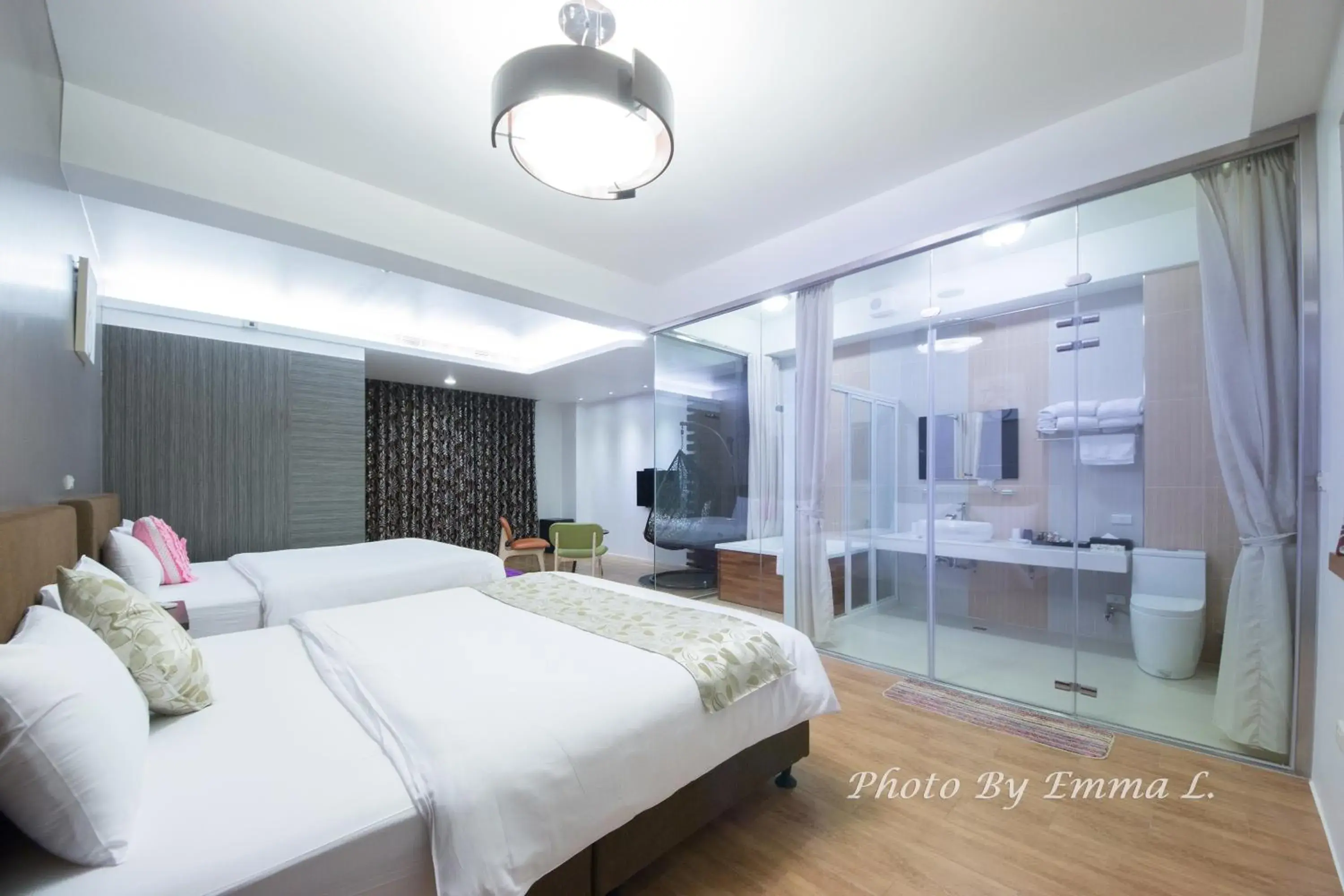 Photo of the whole room, Bed in Colorful Fish Cottage Photo of the whole room, Bed in Colorful Fish Cottage